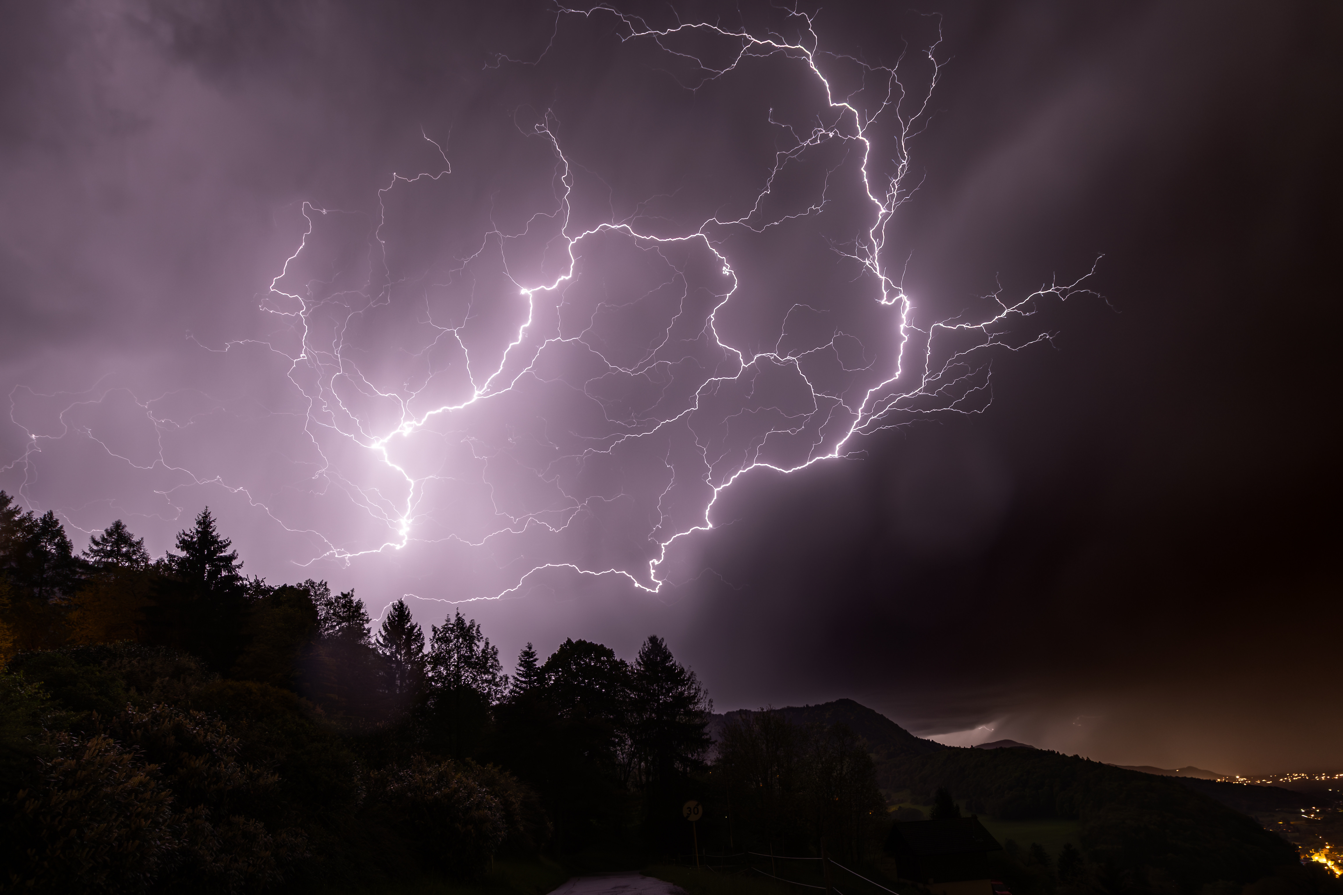Orage esthétique en haute Savoie sur les hauteurs de thonon les bains - 03/05/2025 23:00 - Max Vdp