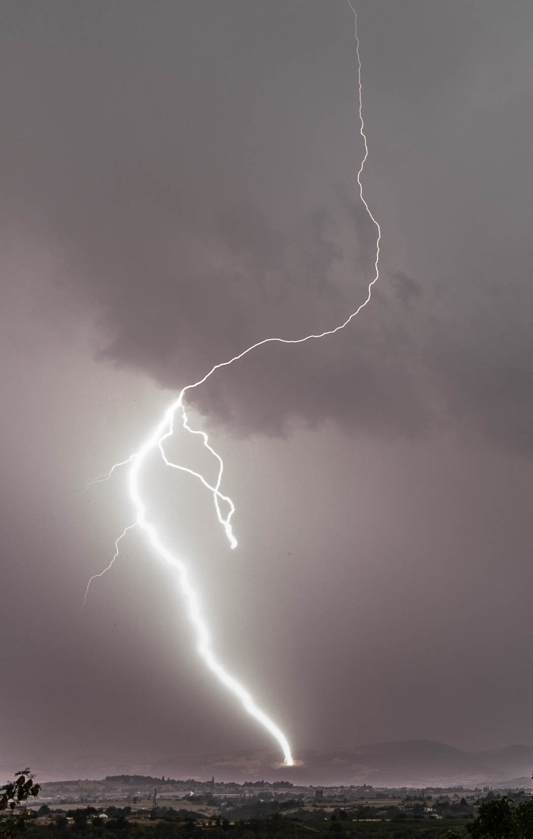 Impact positif, orage 5 août 2022 depuis Trèves (69). - 05/08/2022 17:00 - Fabio Aqualys