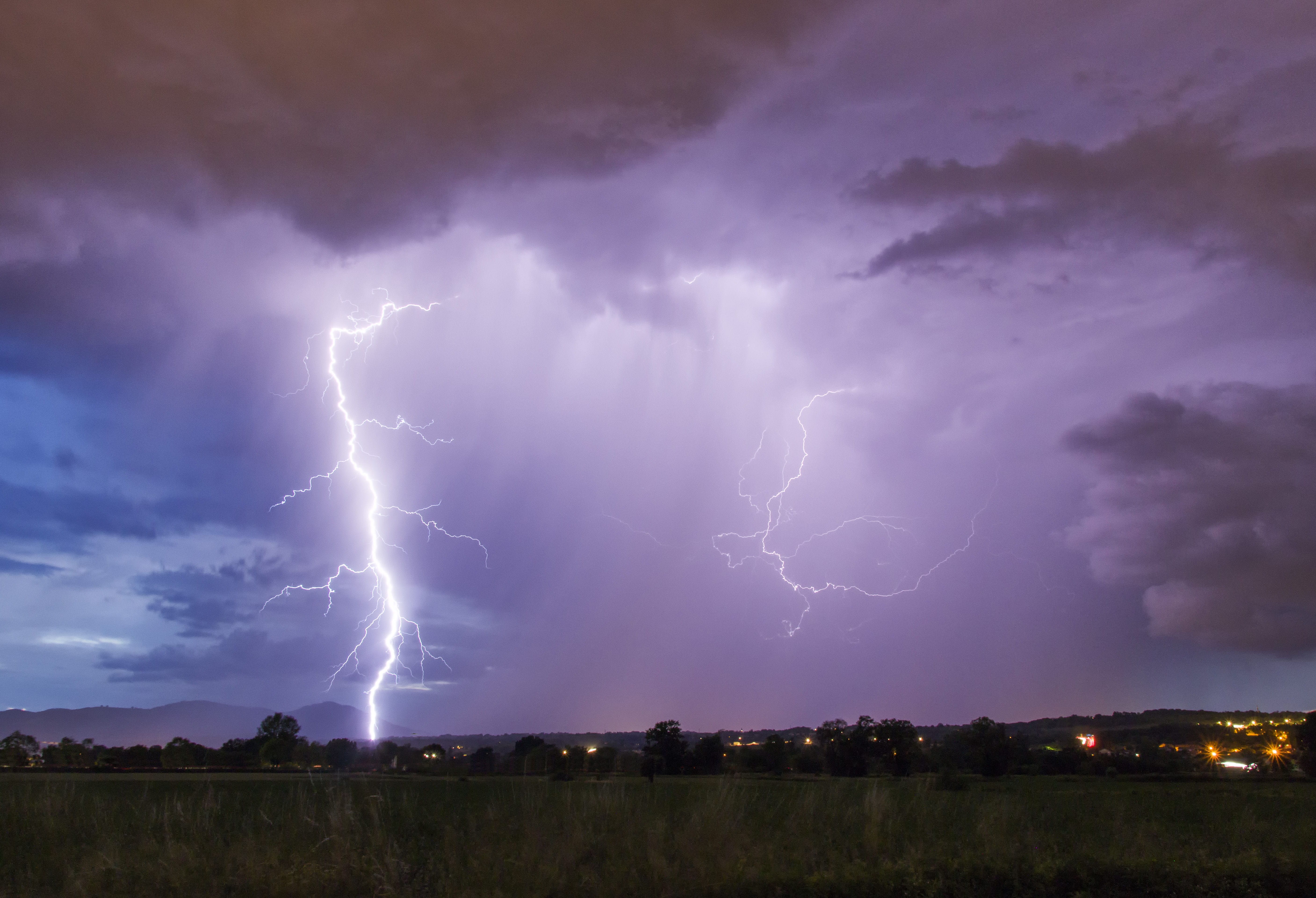 Orage en centre Isère près de Moirans - 06/06/2022 22:29 - frederic sanchis