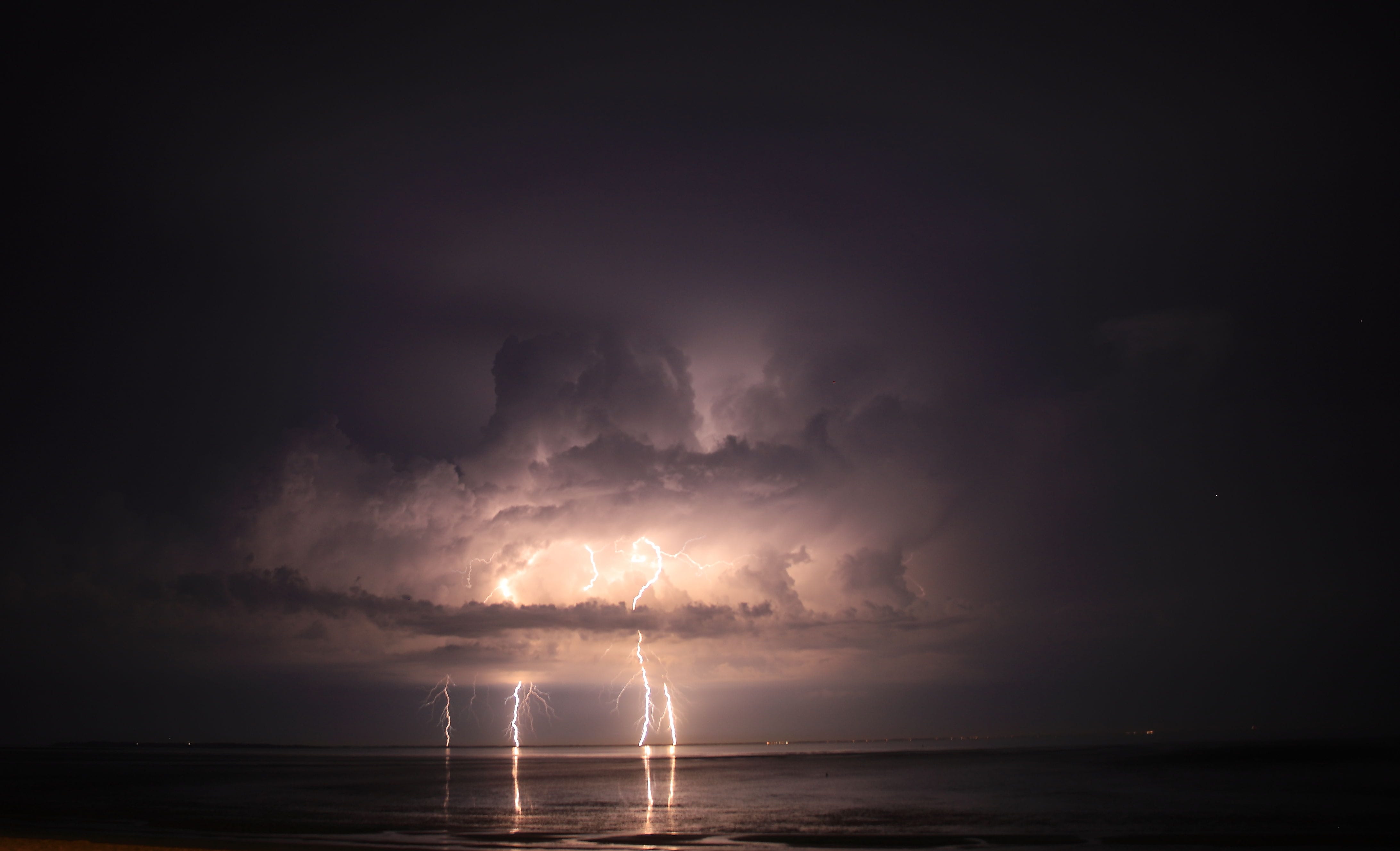 orage sur Châtelaillon-Plage. - 08/09/2021 01:00 - Cyril Aguié