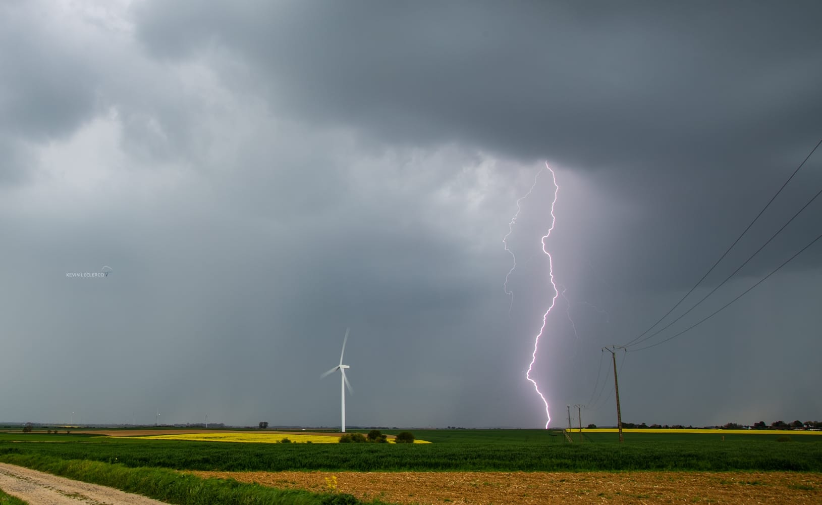 Orage a l'ouest de St-Quentin hier en fin d'après midi - 09/05/2021 18:00 - Kevin Leclercq