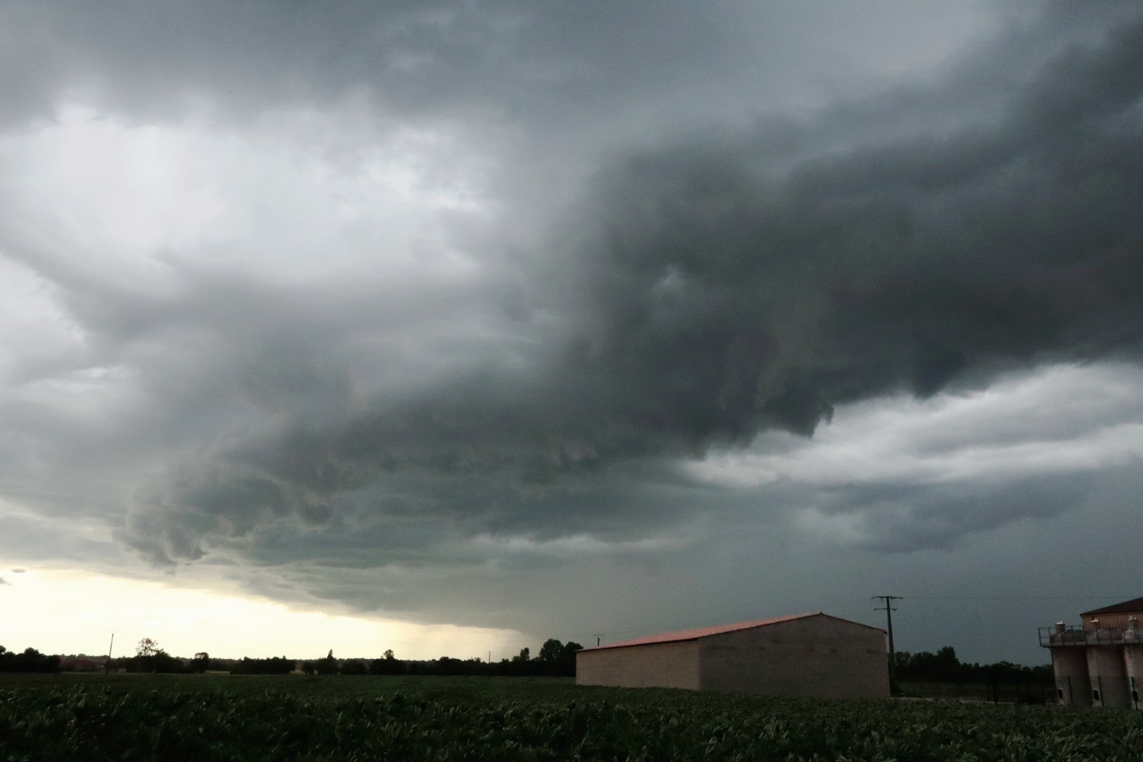 Orage sur Gensac-la-Palue (16) - 10/05/2025 19:42 - Damien Maury