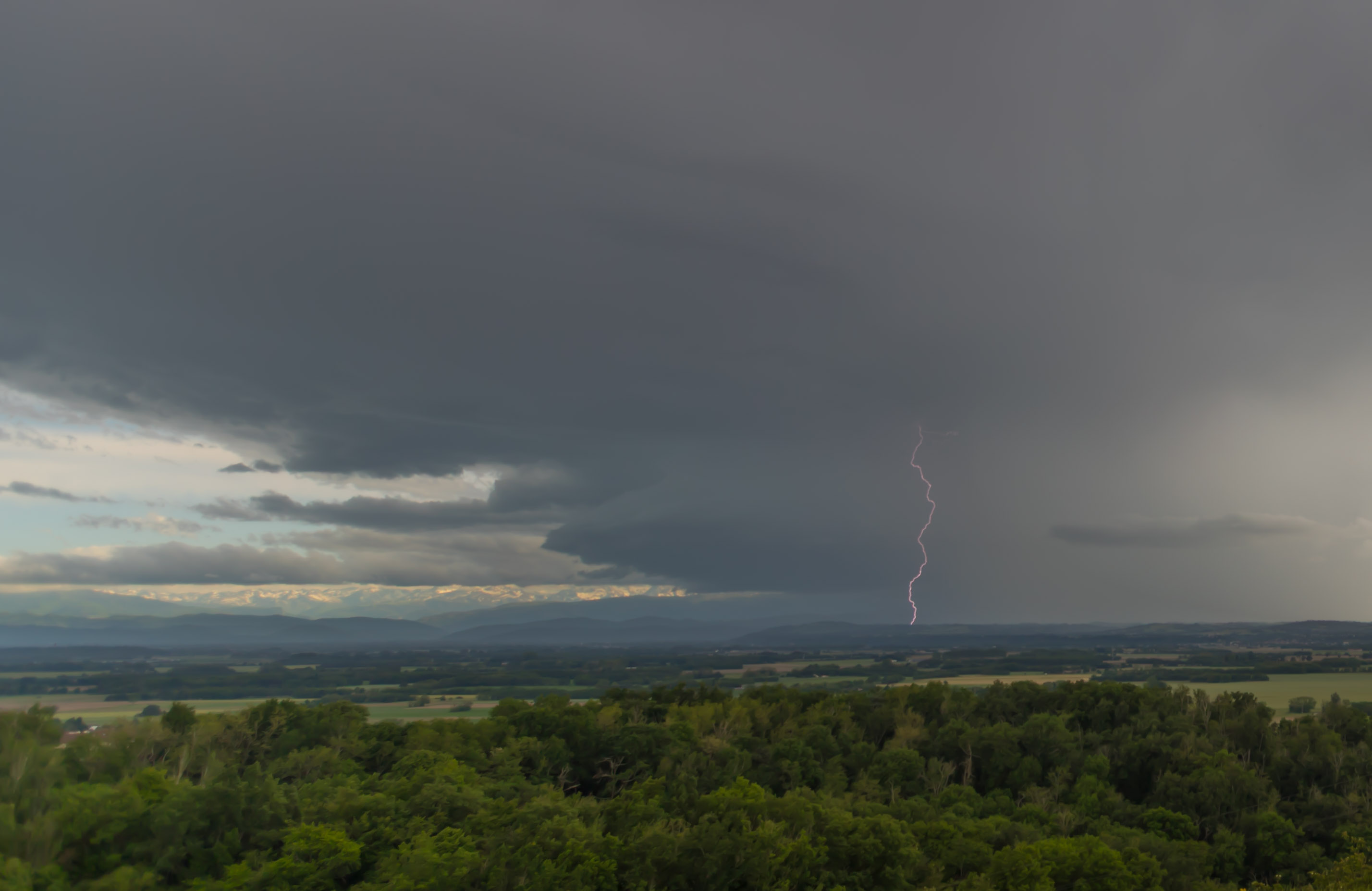 Orage lointain sur l'Ariège depuis le Lauragais - 10/05/2026 17:30 - Jean Philippe Pech