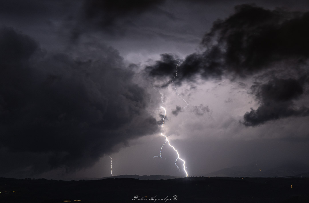 Foudre sur le nord Ardèche, le 10 mai 2026. - 10/05/2026 23:30 - Fabio Aqualys