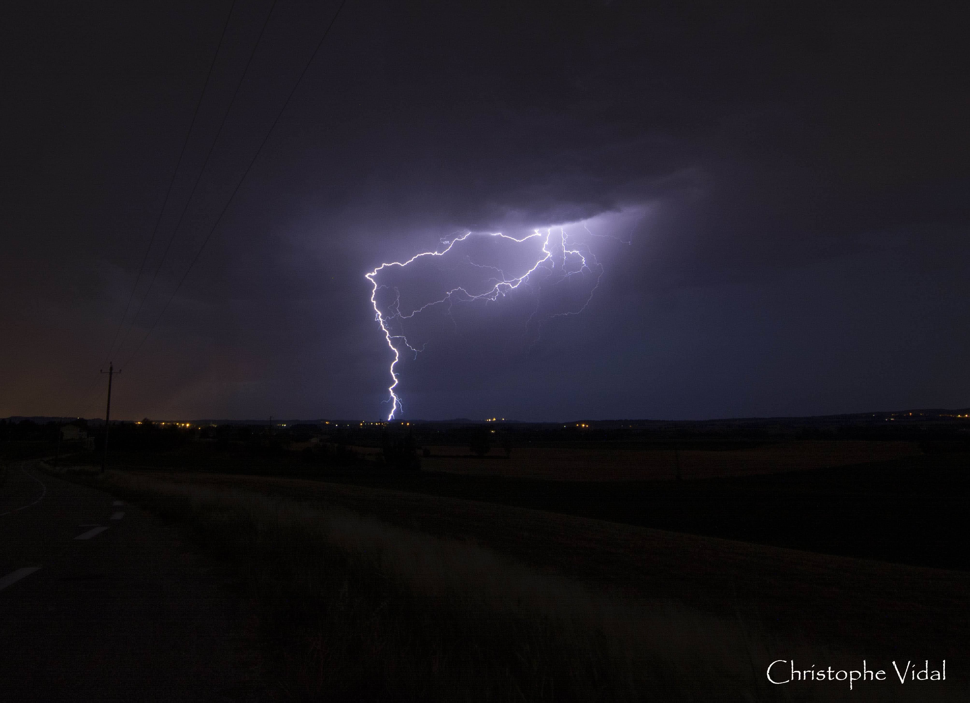 Plusieurs petites cellules se forment sur la Haute Garonne et évitent une fois de plus ma position. - 11/07/2021 22:45 - Christophe vidal