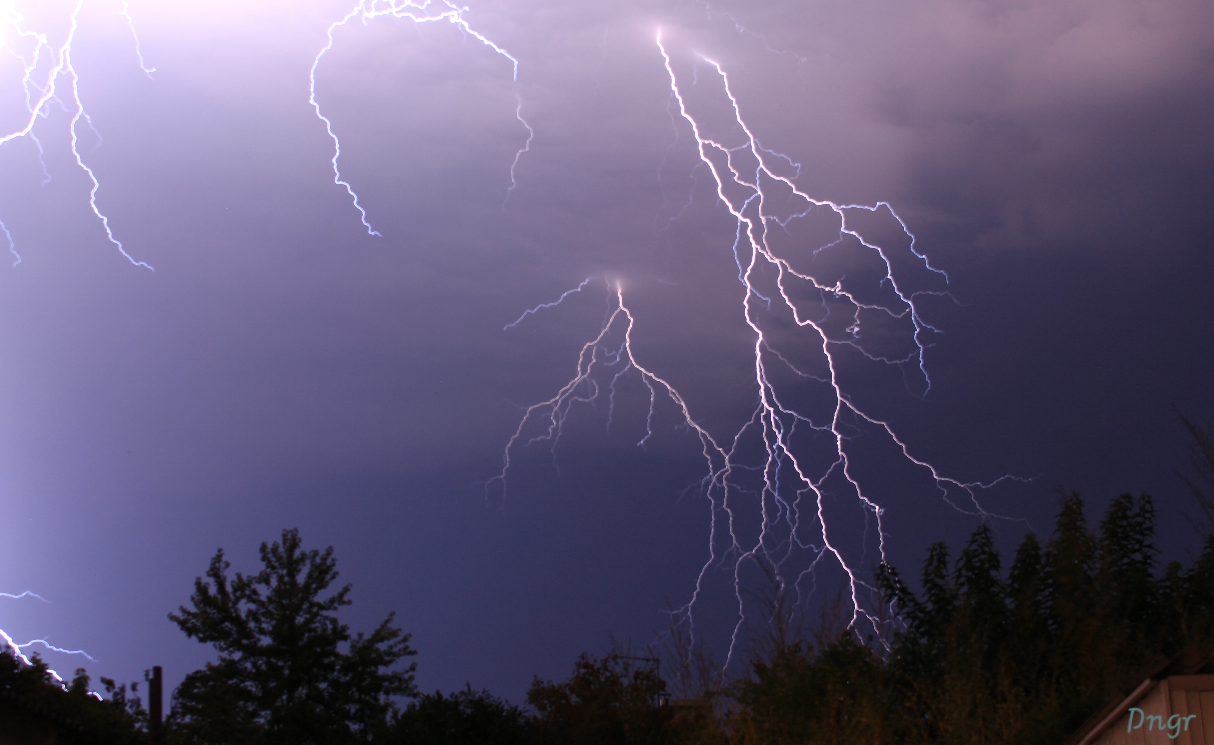 Orage très electrique sur St medard en jalles ( banlieue bordelaise) - 12/08/2025 23:30 - Denis Garcia