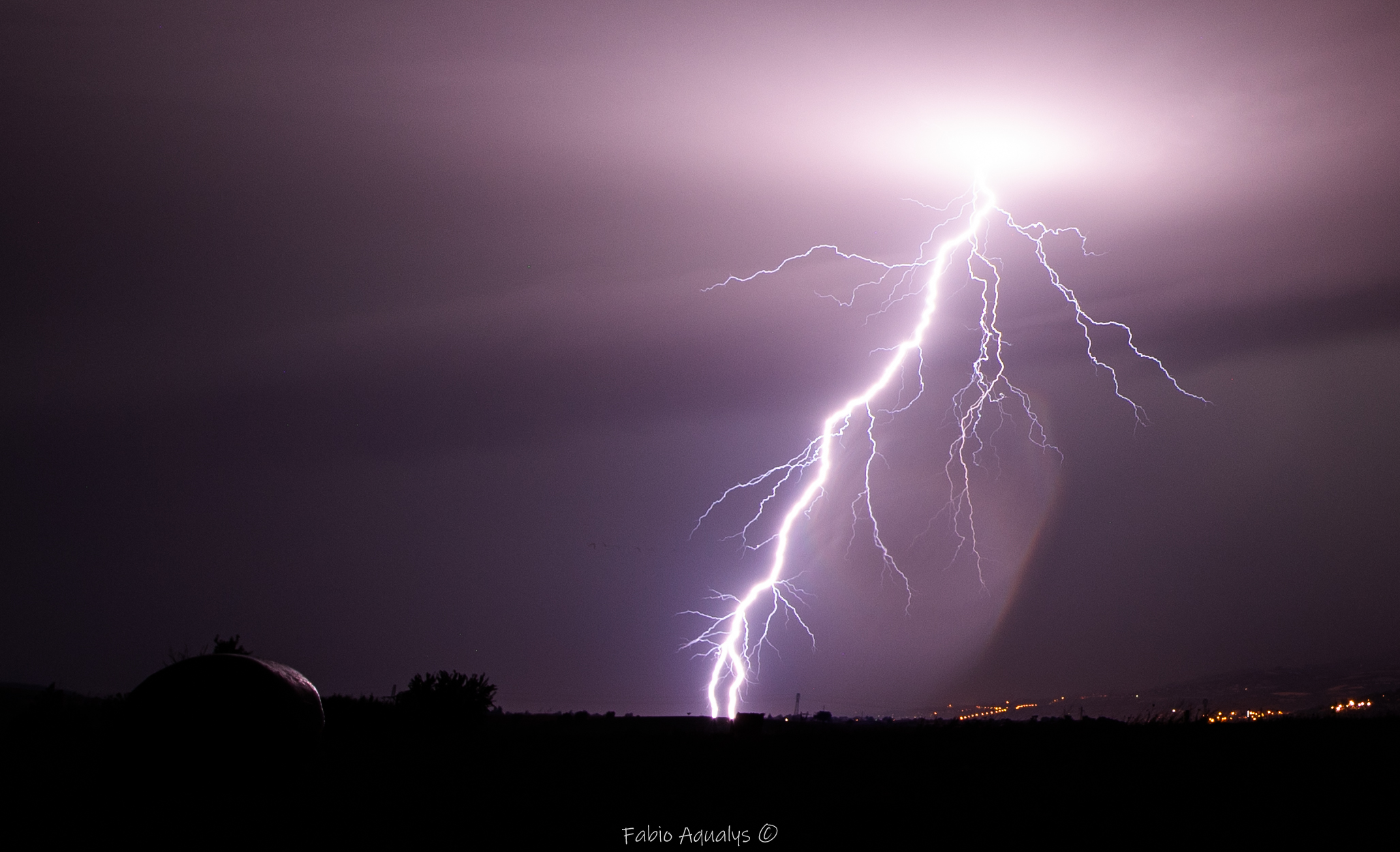 Foudroiement en air sec dans la nuit du 11 au 12 juillet 2023 vers 3h du coté du Pilat Gier, a proximité de Rive de Gier (42). - 12/07/2023 03:00 - Fabio Aqualys