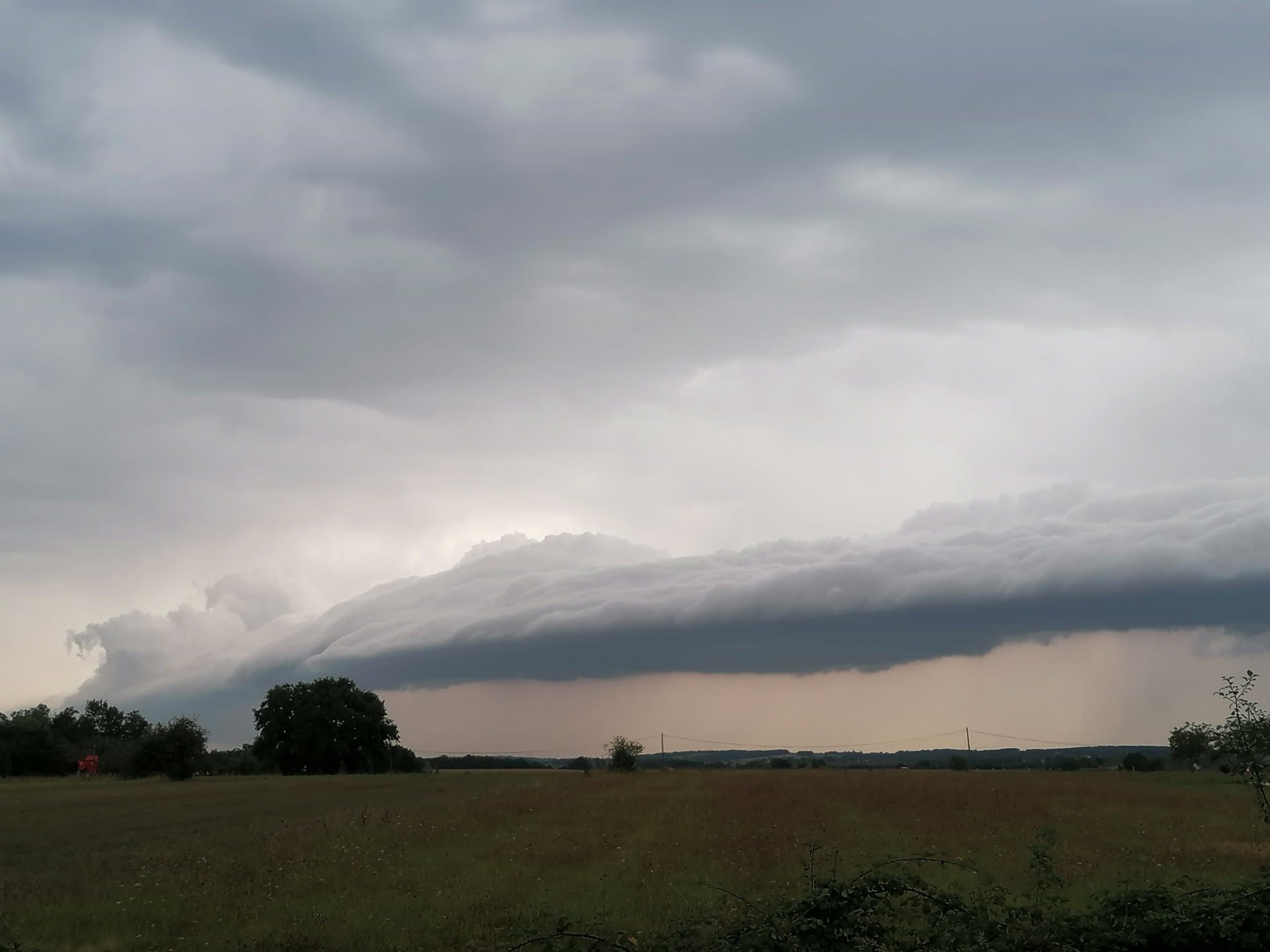 Arcus arrivant dans le nord ouest de la Haute-Garonne - 13/09/2021 17:00 - Caroline Hellec