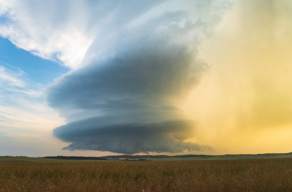 #Supercellule #motership à son apogée ce 14 Juin dans la région de #Bantheville. - 14/06/2025 20:37 - Jérémy L Au plus près des orages