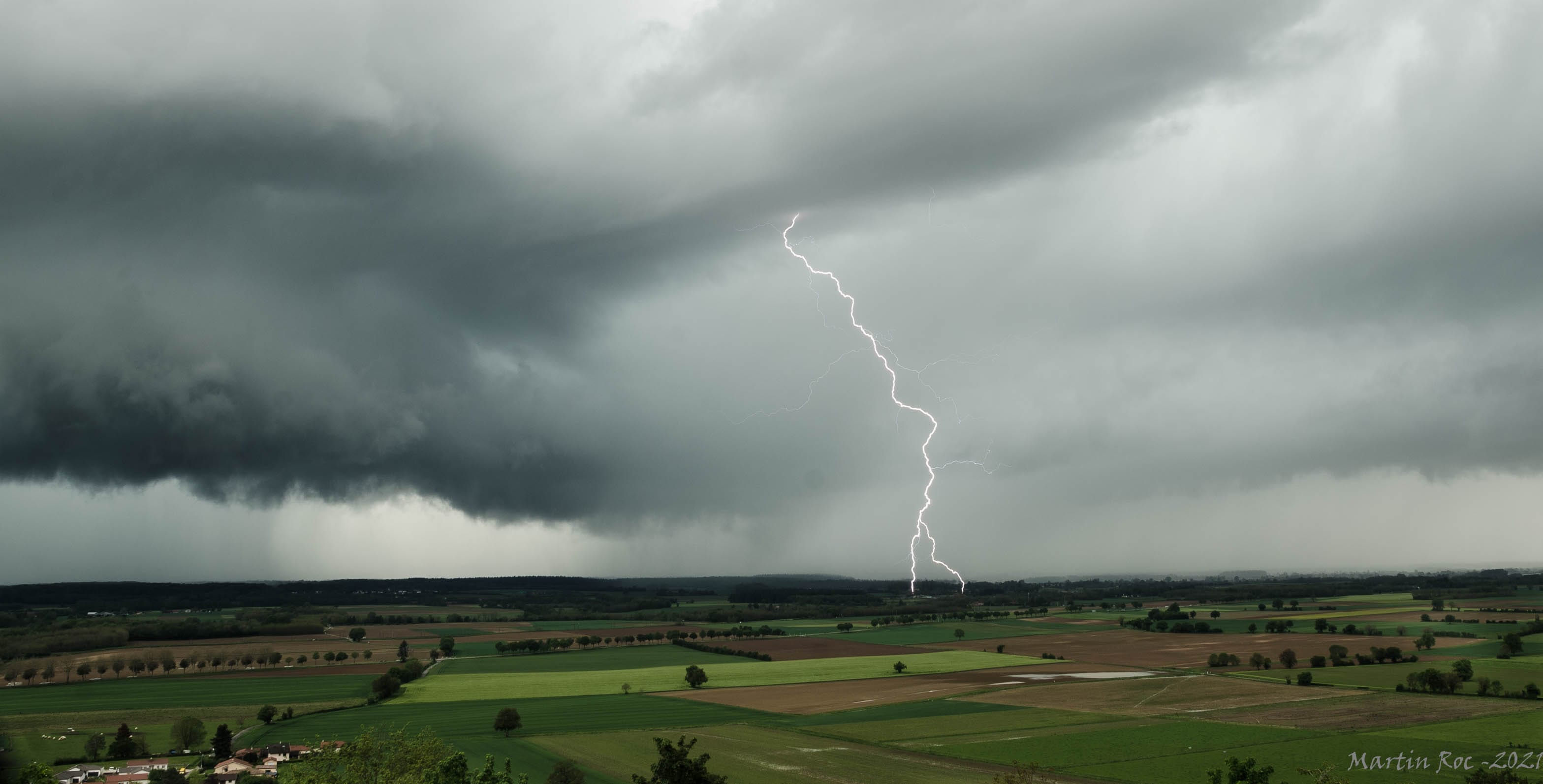 Impact bifide sur deux arbres - Plaine de l'Ain - 16/05/2021 18:00 - Martin ROCKENSTROCLY