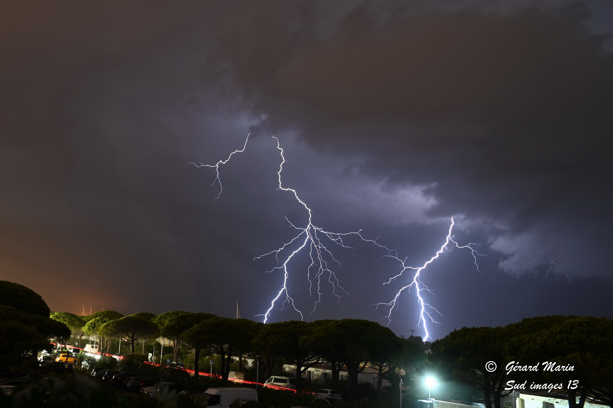 Orage sur Port Camargue - 17/08/2022 00:06 - Gérard Marin