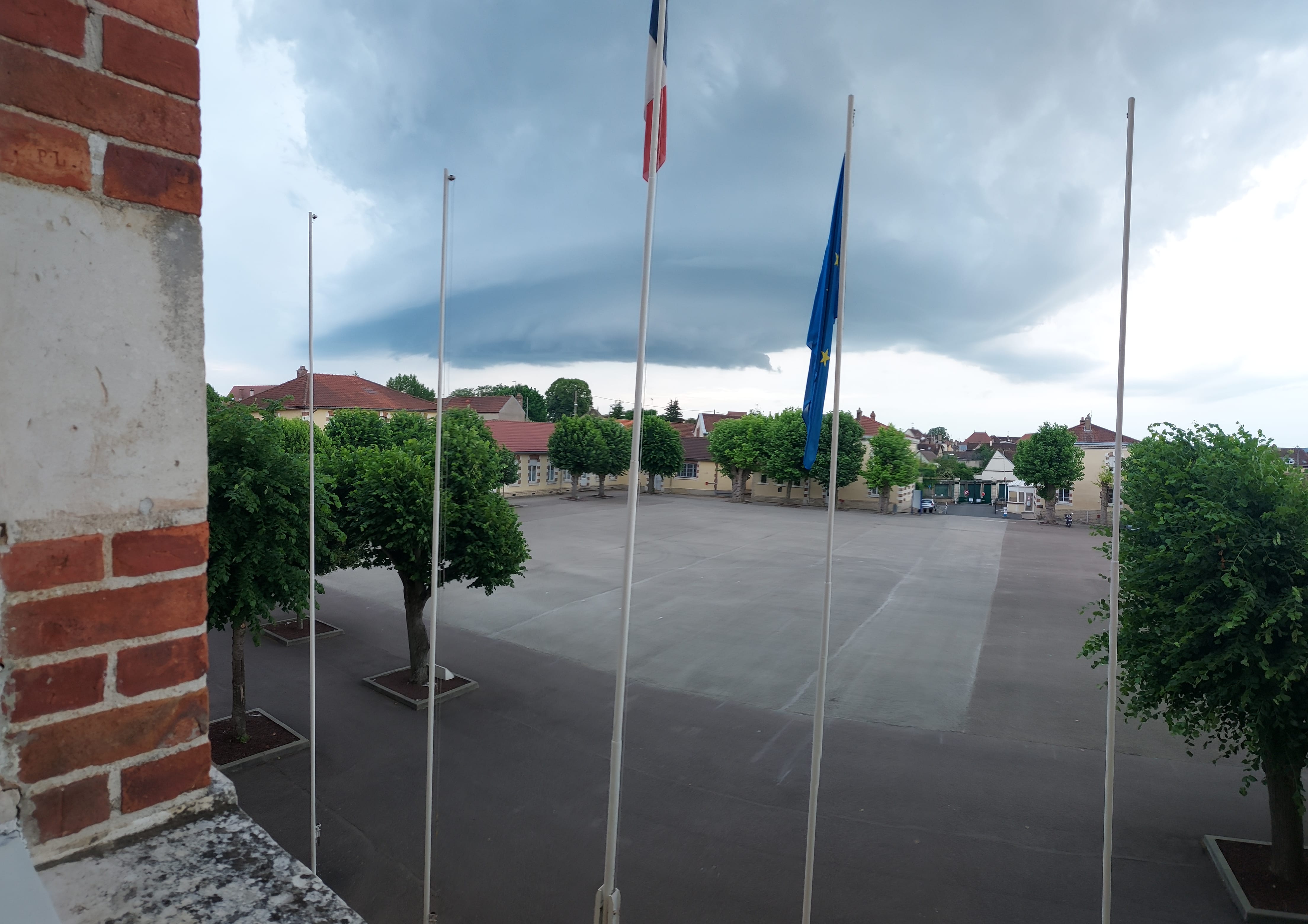 Formation d'un orage au dessus de Sens 89 - 17/06/2021 21:00 - Jonathan Houze