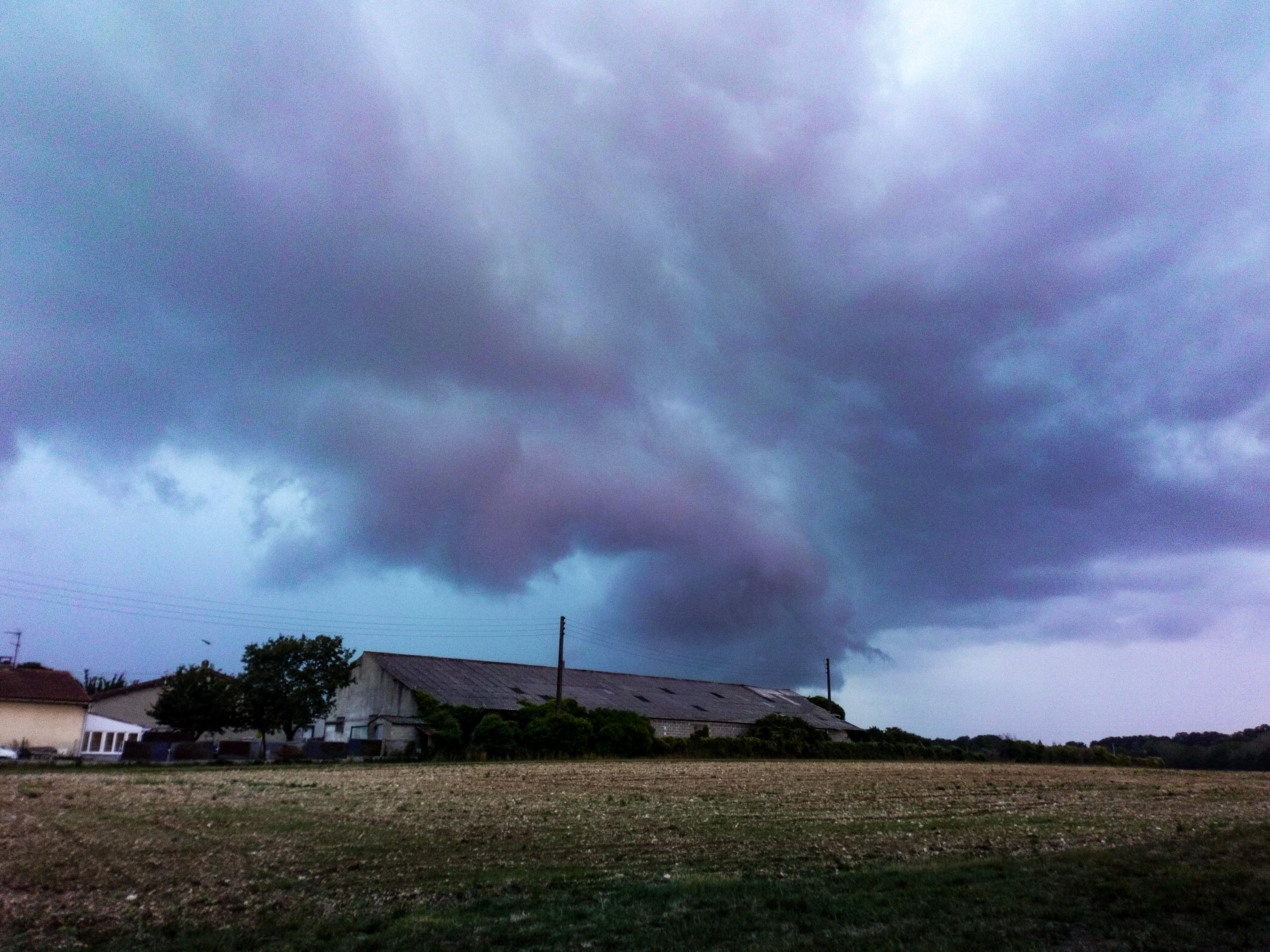 Orage près de St jean d'Angély aujourd'hui vers 16h - 17/09/2023 16:00 - Aurélie Chubilleau