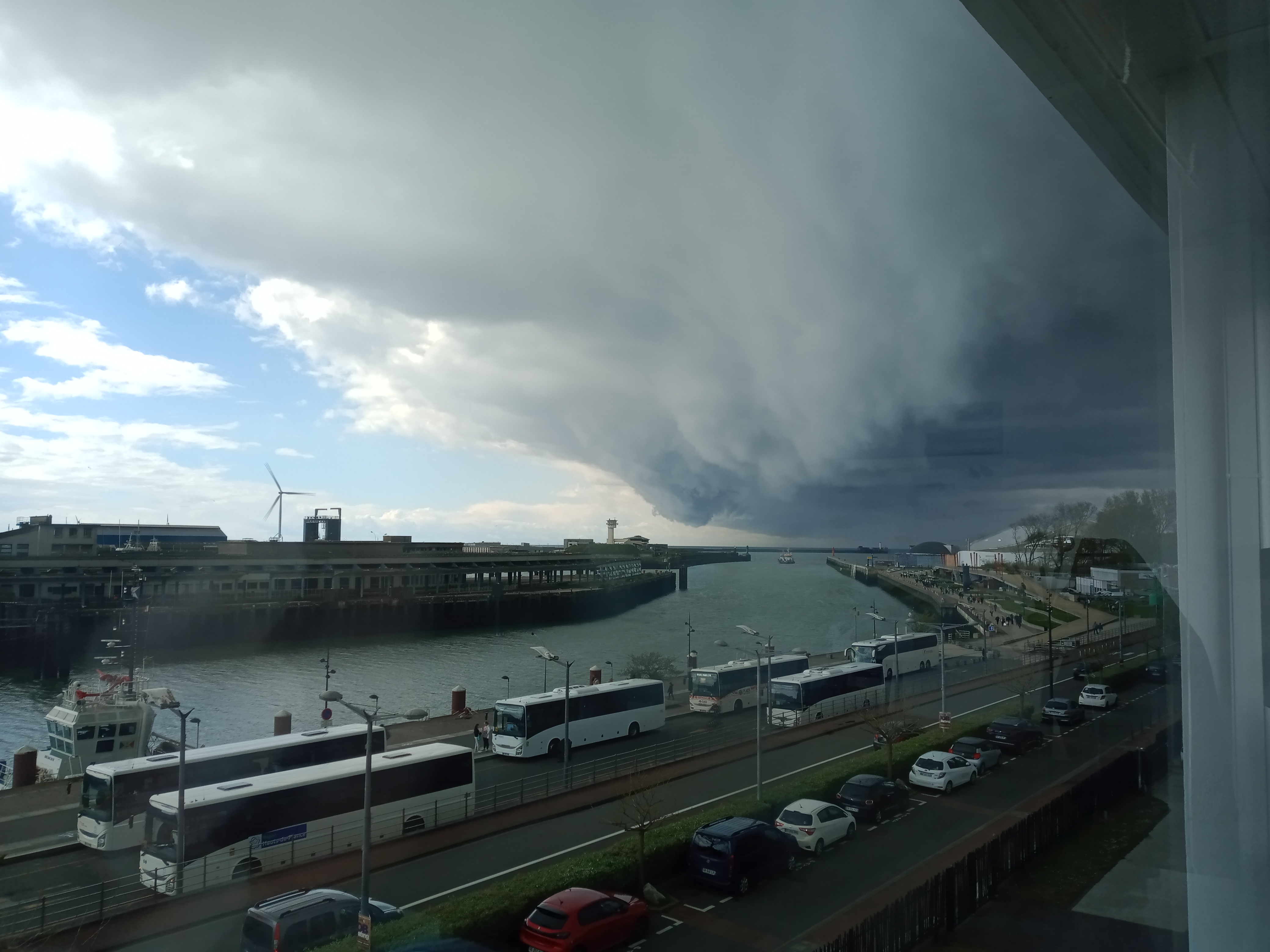 Arcus au-dessus de Boulogne-sur-Mer - 19/04/2024 15:35 - Marc LE MAITRE