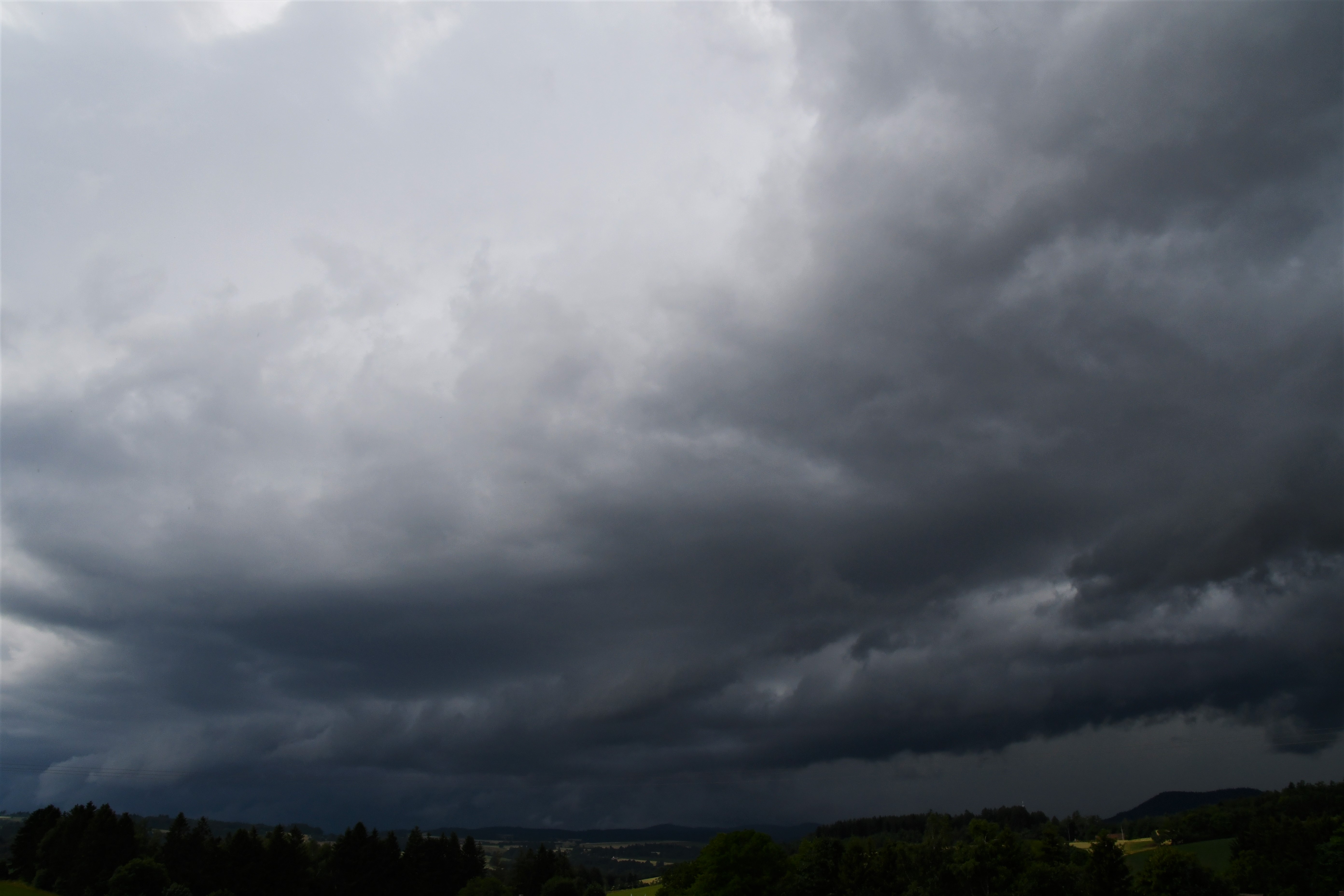 Orage en approche sur les Vosges - 22/06/2023 19:30 - Maël SIMON