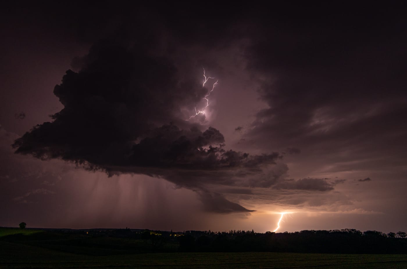 Supercellule nocturne dans le nord de l'Allier - 22/05/2022 23:17 - DANIEL GAUVIN