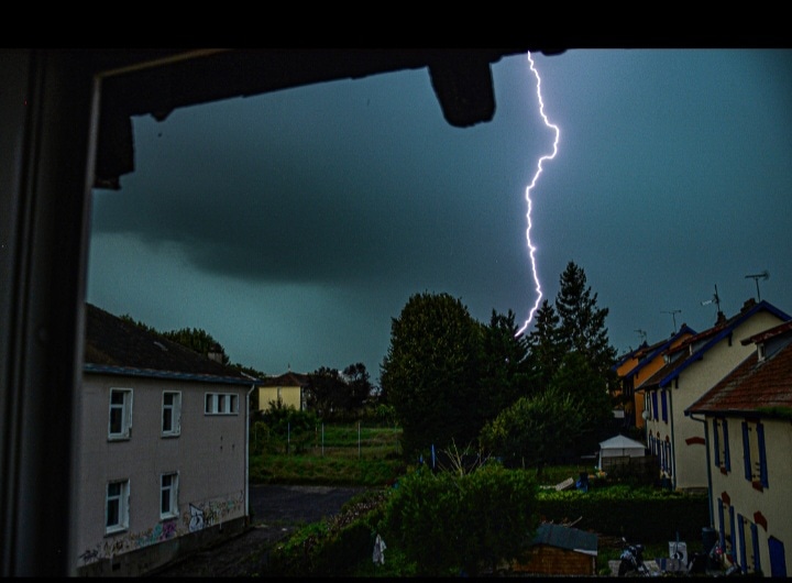 Impact proche lors d un orage le 24 août 2023 en Meurthe et Moselle - 24/08/2023 17:15 - Enzo Krebs doumene
