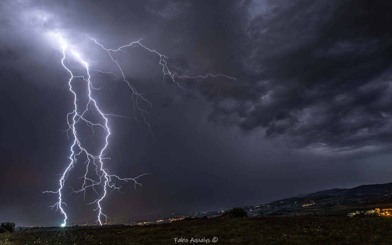 Double impacts sur Rive de Gier (42) avec power flash. - 24/07/2023 03:00 - Fabio Aqualys