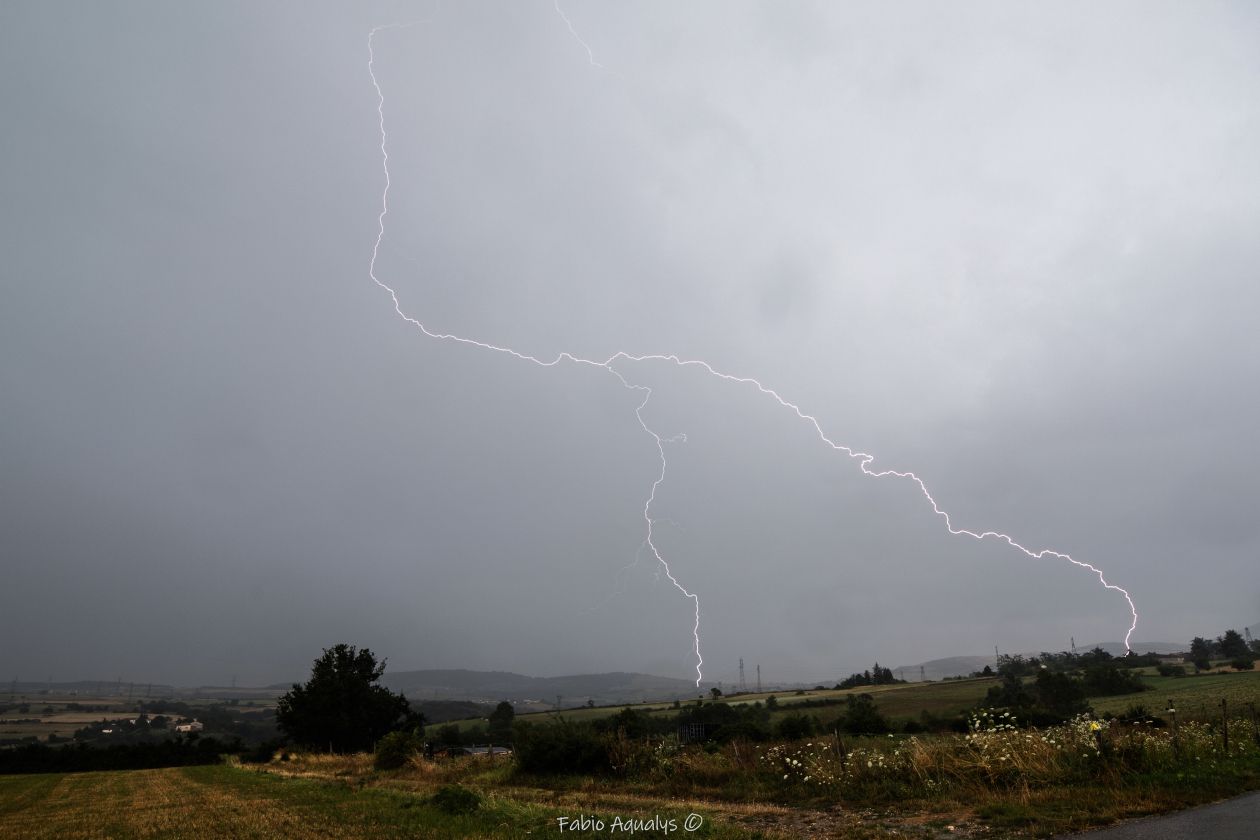 Double impacts de foudre sur le Pilat en fin de matinée. - 24/07/2023 10:30 - Fabio Aqualys