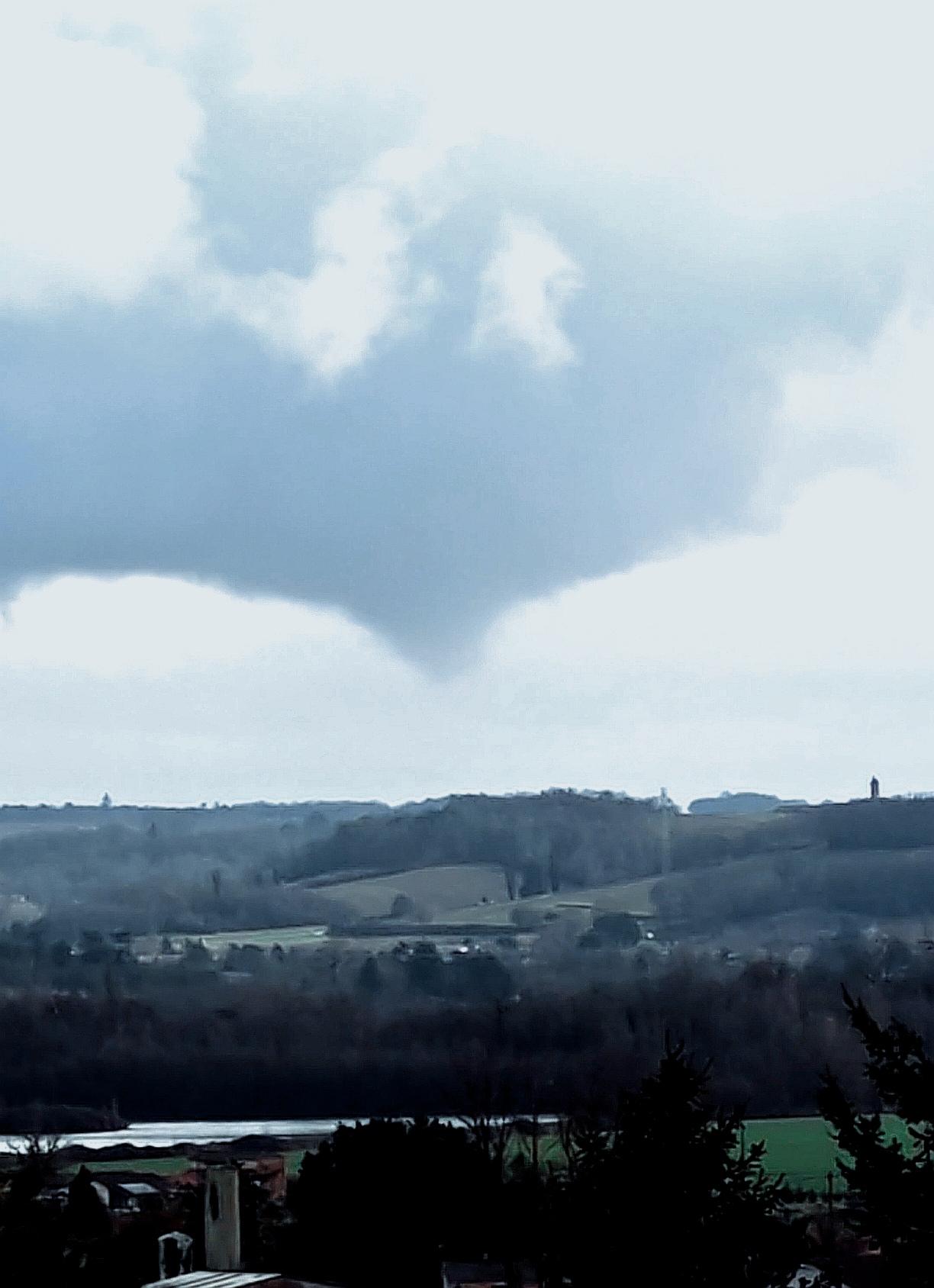 Tornade de Riocaud vue depuis Velines, quelques minutes avant sa dissipation (capture vidéo) - 25/01/2026 14:56 - Paul JULIEN