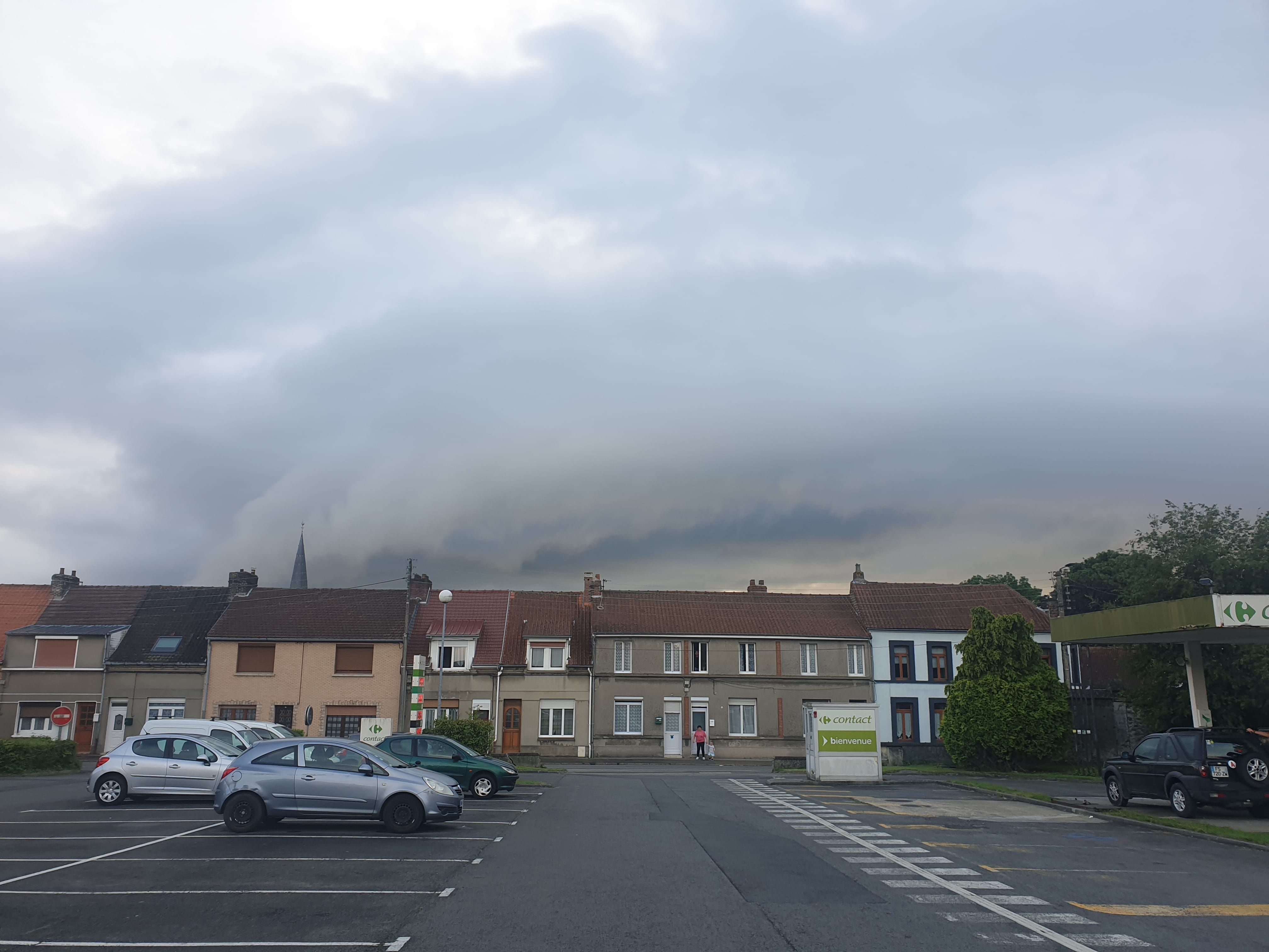 Cellule orageuse avec arcus en formation qui n a pas ete jusqu au bout - 25/07/2021 19:55 - Sylvain Delpierre