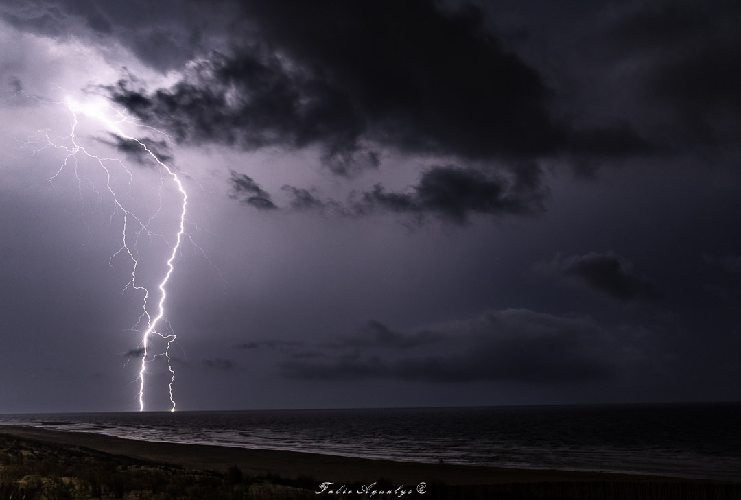 Orage en soirée du 25 juin 2026 depuis Lacanau (33). - 25/06/2026 23:00 - Fabio Aqualys
