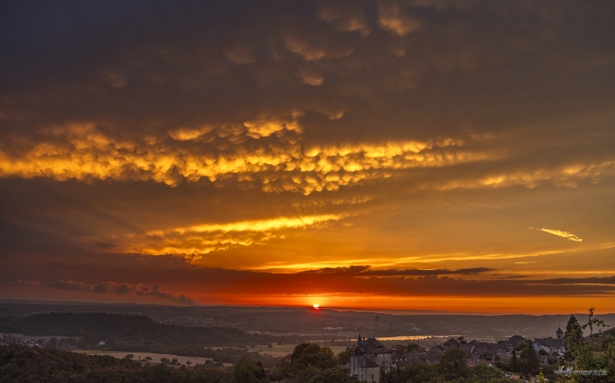 mammatus au soleil couchant - 26/08/2023 20:13 - brice volo