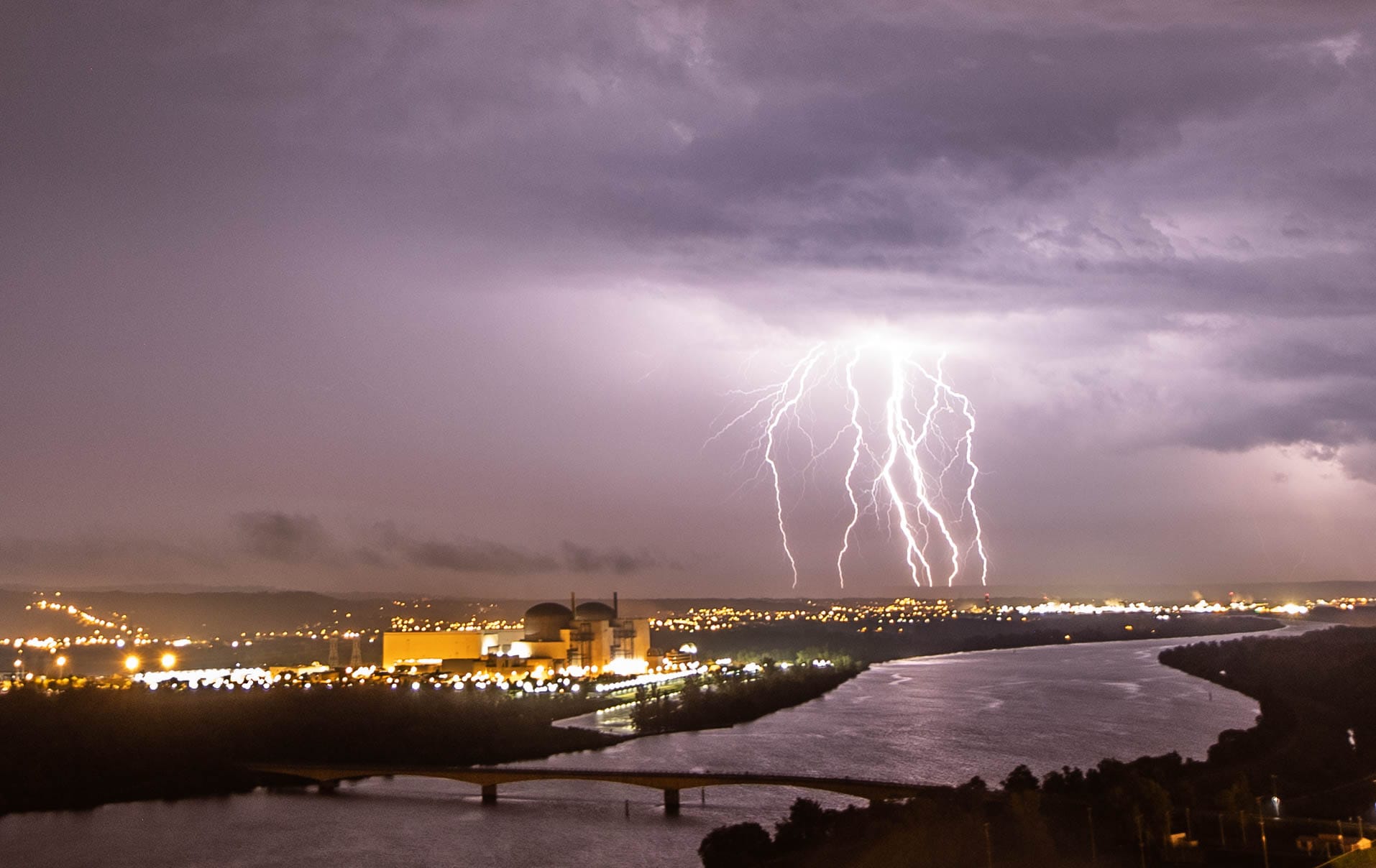 Foudroiement très intense entre Ardèche, Drôme et Isère ! - 26/09/2021 03:00 - Fabio Aqualys