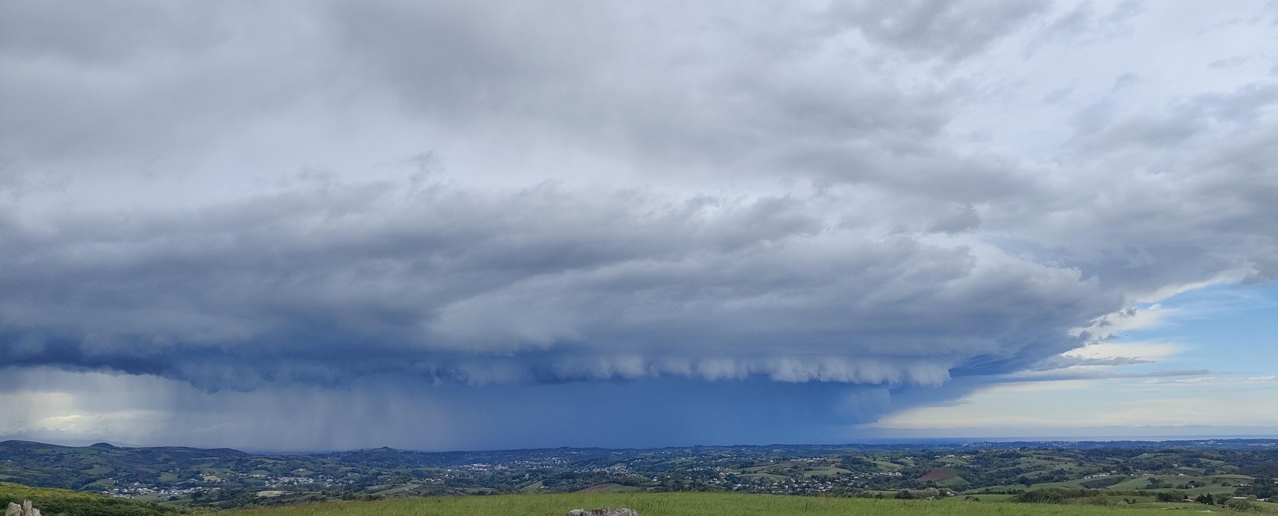 Orage au dessus d'Ascain/Saint jean de luz - 27/04/2024 16:49 - Alexandre Brassat