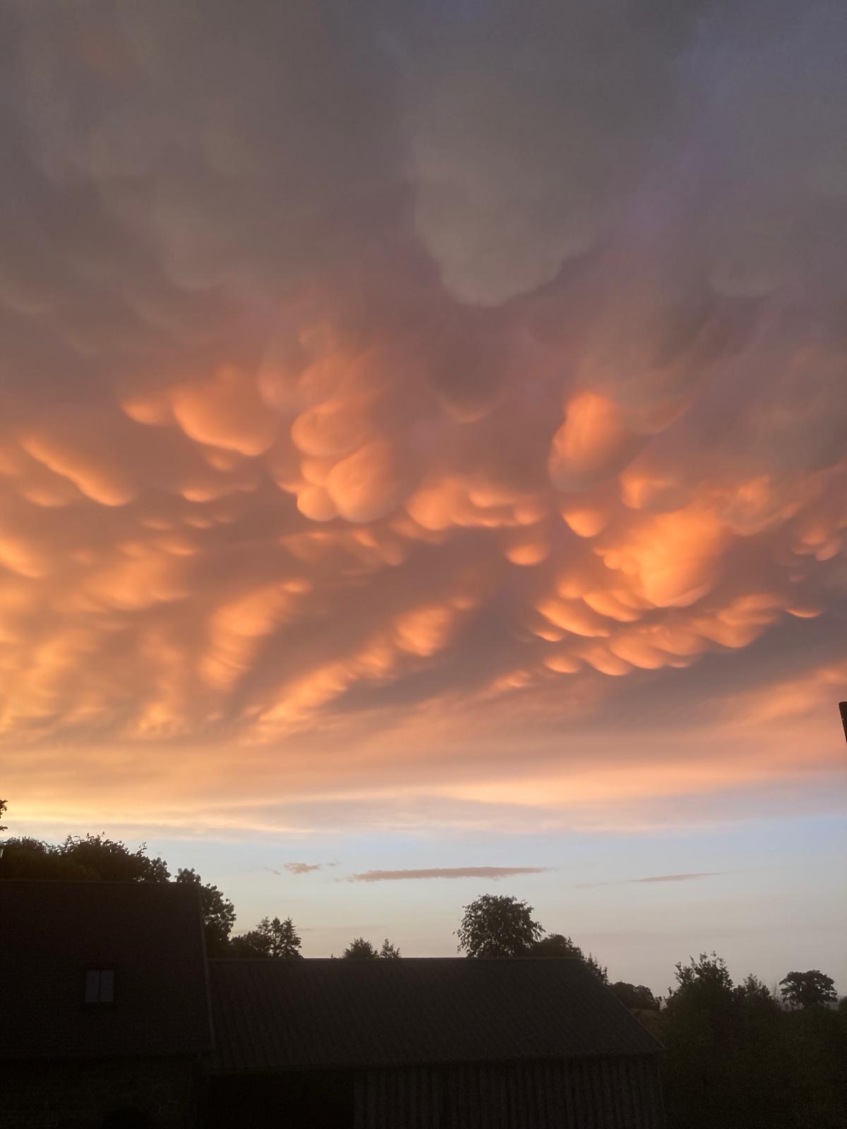 Nice mammatus clouds on the storm in Normandie. Gathemo around 21h30 - 27/05/2026 21:30 - Wim Verhoeven