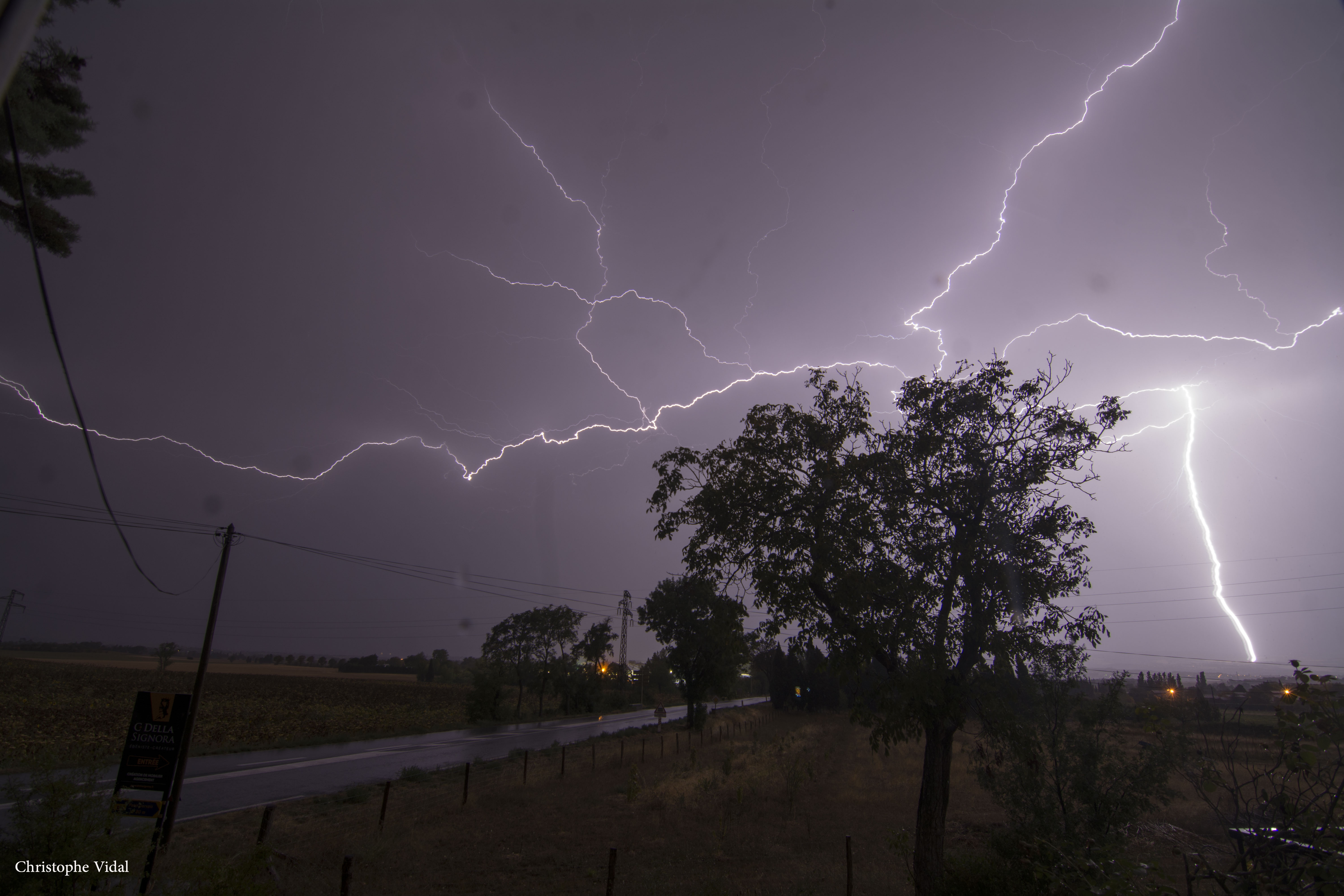 Impact de foudre puissant et spider non loin de Castelnaudary - 29/08/2022 22:21 - Christophe vidal