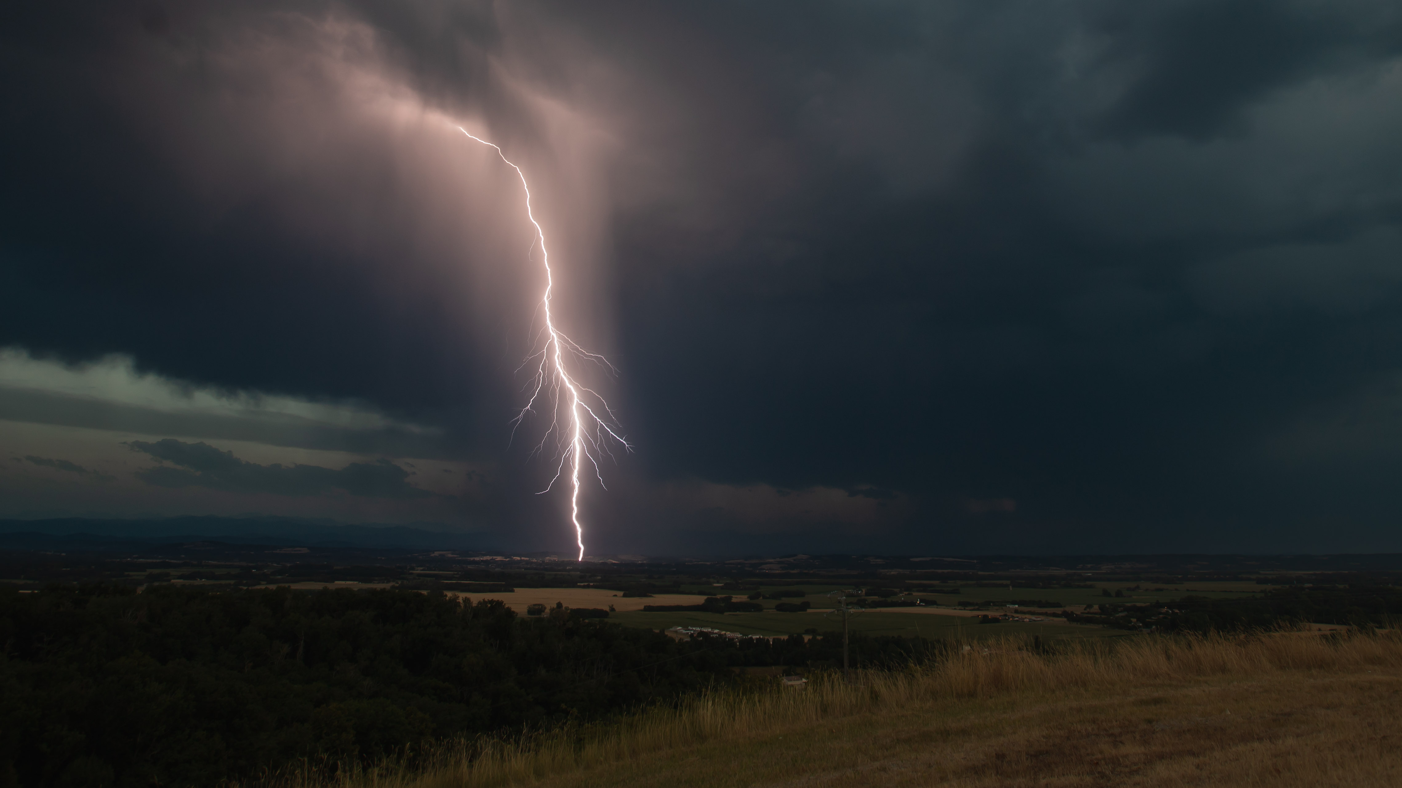 Photo réalisé sur les hauteur de Calmont vue sur l'Ariège - 29/06/2026 21:00 - Jean Philippe Pech