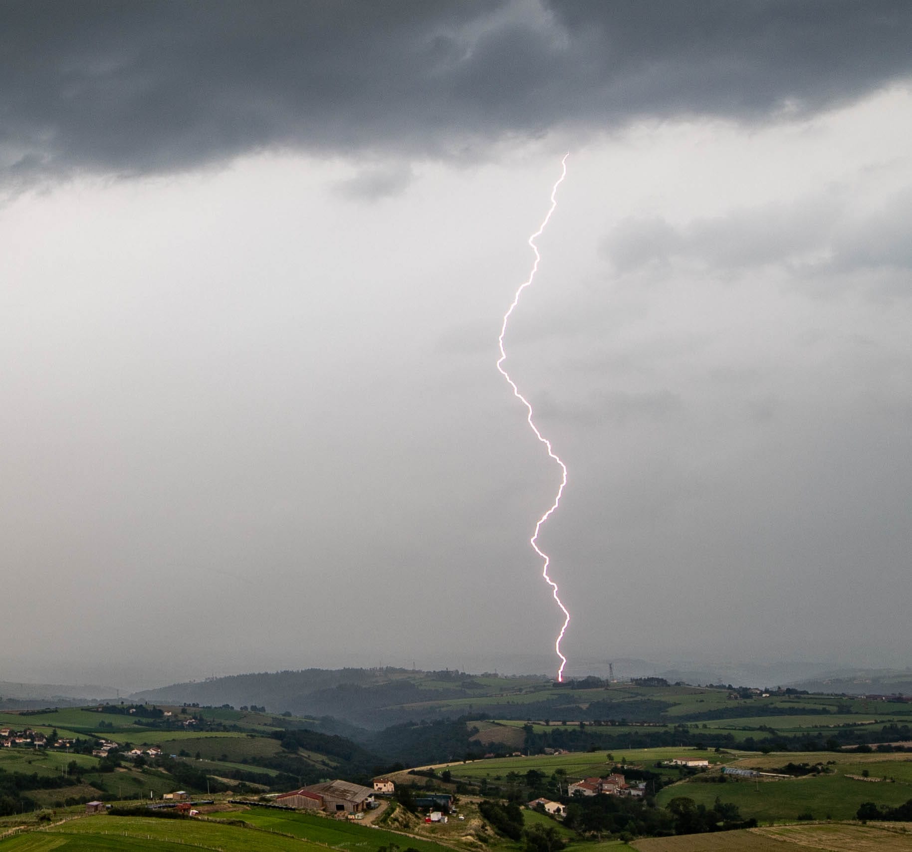 Orages sur le Gier depuis Longes (69), foudroiement intense. - 30/07/2021 15:00 - Fabio Aqualys