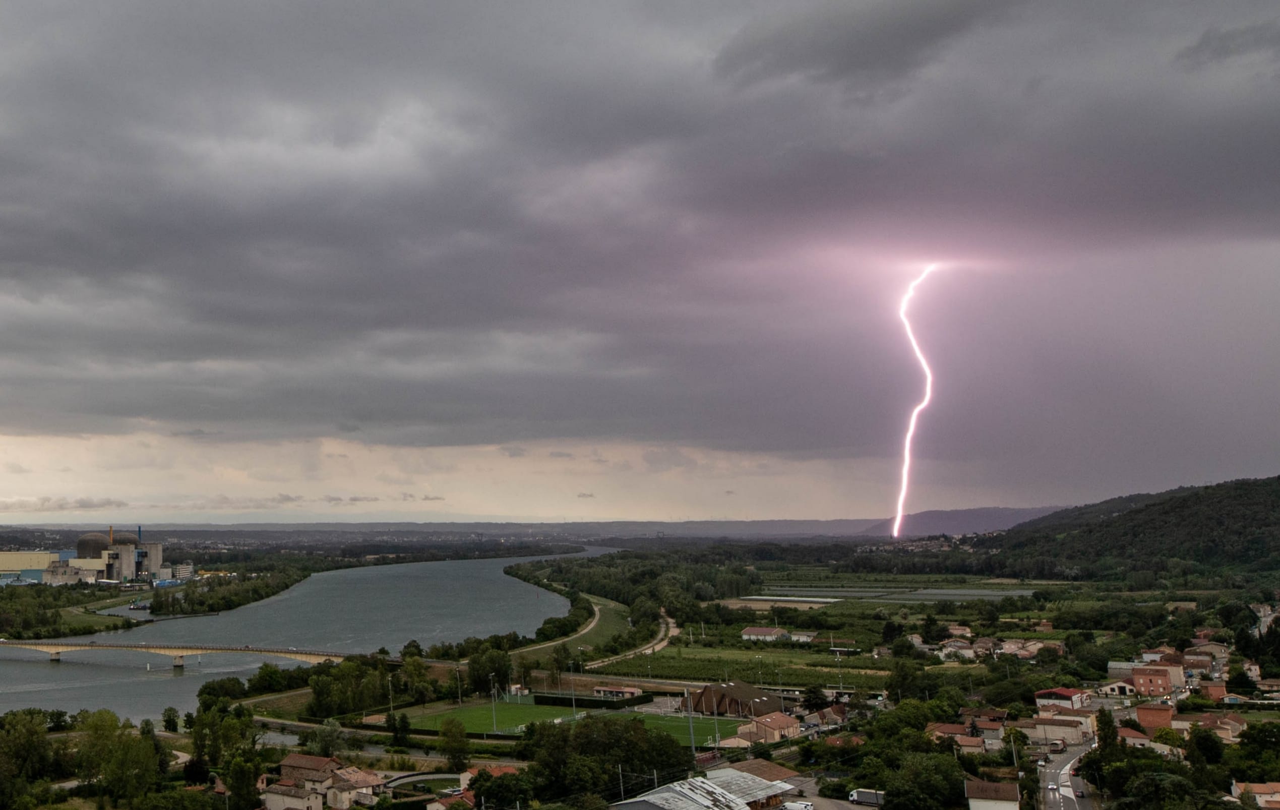 Orages foudre en vallée du Rhône. - 30/06/2022 20:00 - Fabio Aqualys