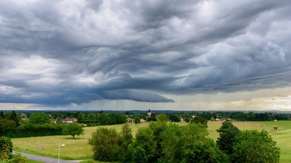 Orage lyonnais vu depuis l'Ain - 16/06/2016 21:00 - Mathieu DESCOMBES