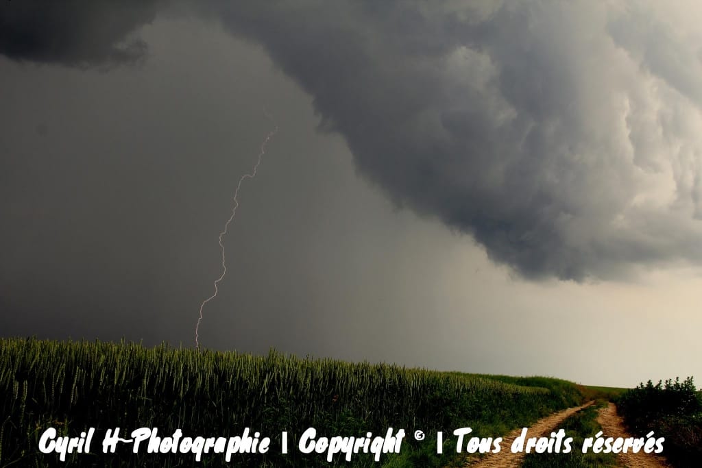 Orage près de Bévillers dans le Nord - 07/06/2016 19:00 - Cyril HANNIER