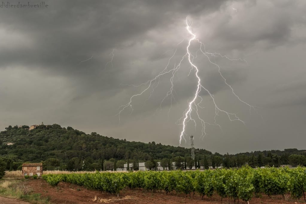 Orage dans le Var entre Le Cannet-des-Maures et Thoronet - 07/06/2016 19:00 - Didier DAMBREVILLE