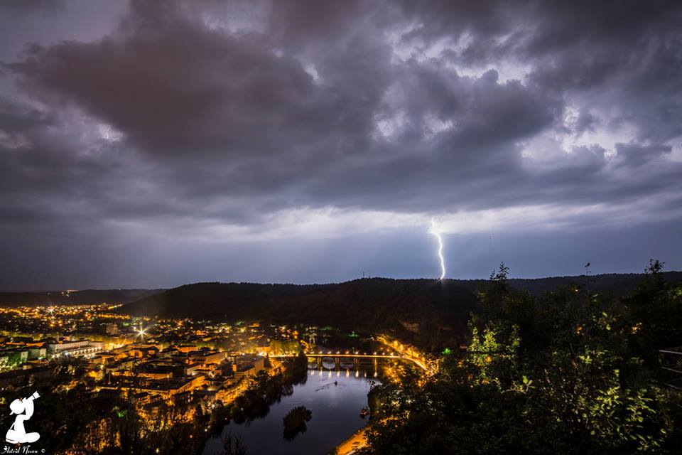 Les grondements se rapprochent enfin et illuminent la nuit Lotoise... - 07/05/2018 23:50 - Astrid Acrid Neveu