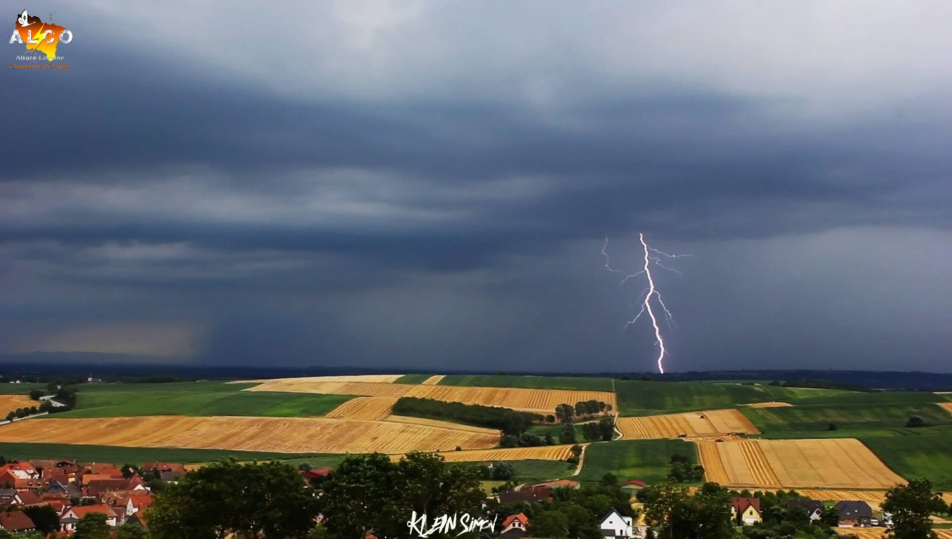 Orage bien électrique de fin de journée en Alsace. - 22/07/2016 20:00 - Simon KLEIN