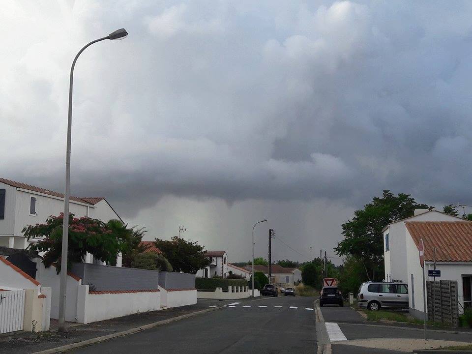 Tuba qui s'est produit entre 19h46 et 19h53 au nord de la commune de Saint-Hilaire-de-Riez (85). - 28/06/2017 19:46 - Florian NOUGUES