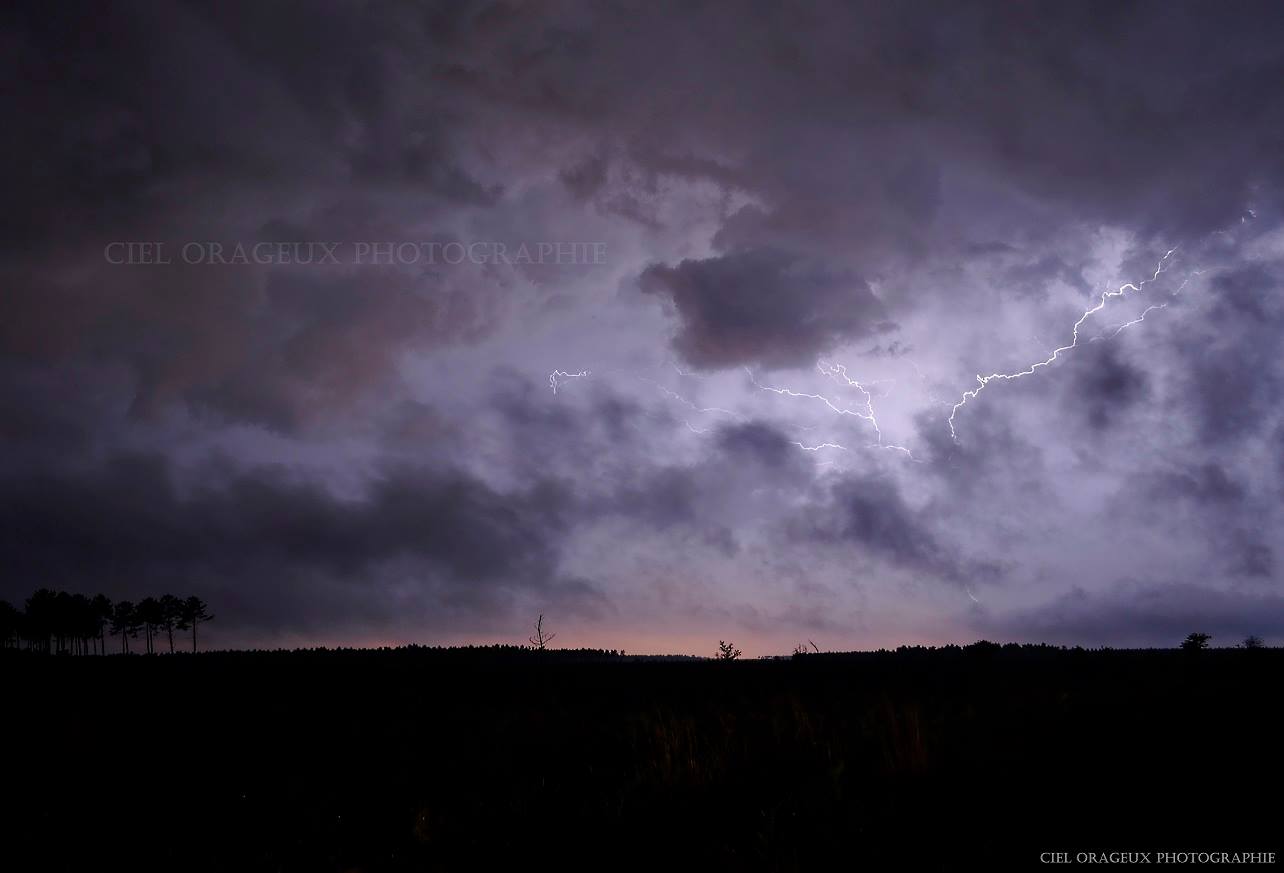 Orage nocturne dans les Landes. - 09/07/2017 03:00 - Orageux Ciel