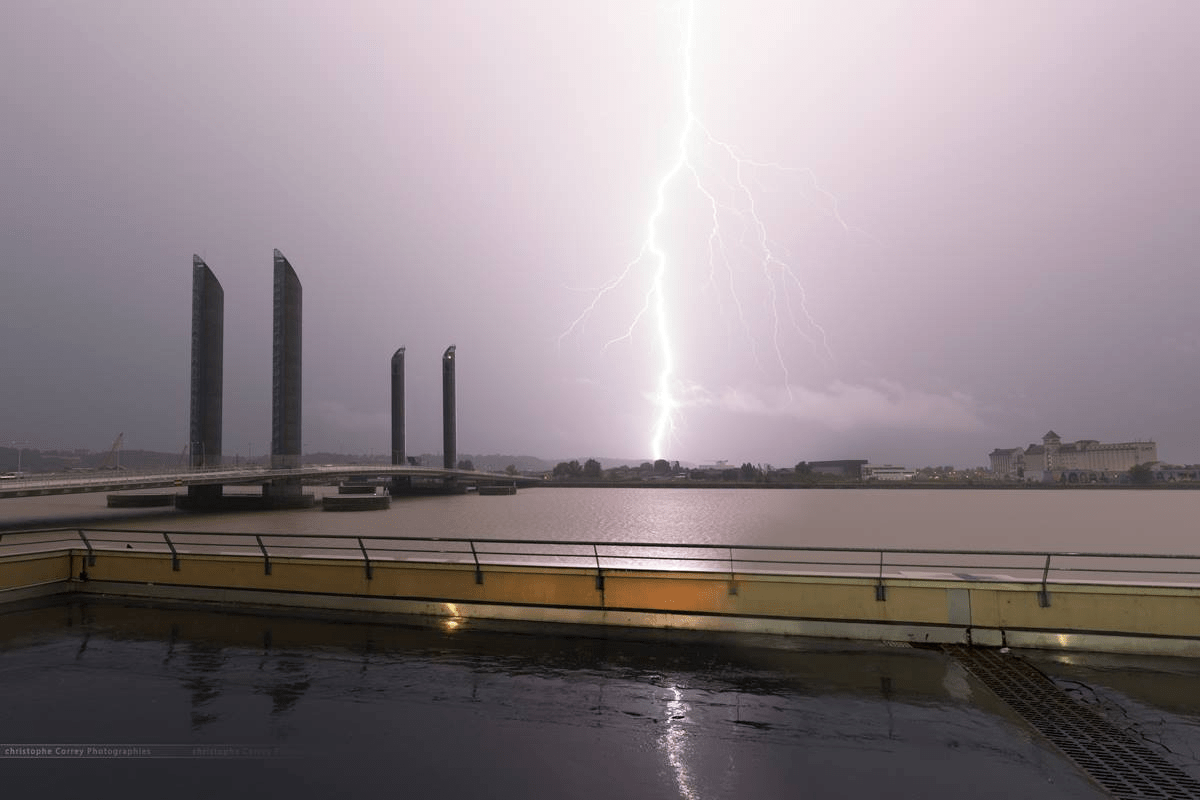 Orage sur Bordeaux en fin de journée. - 13/09/2016 20:00 - Christophe CORREY