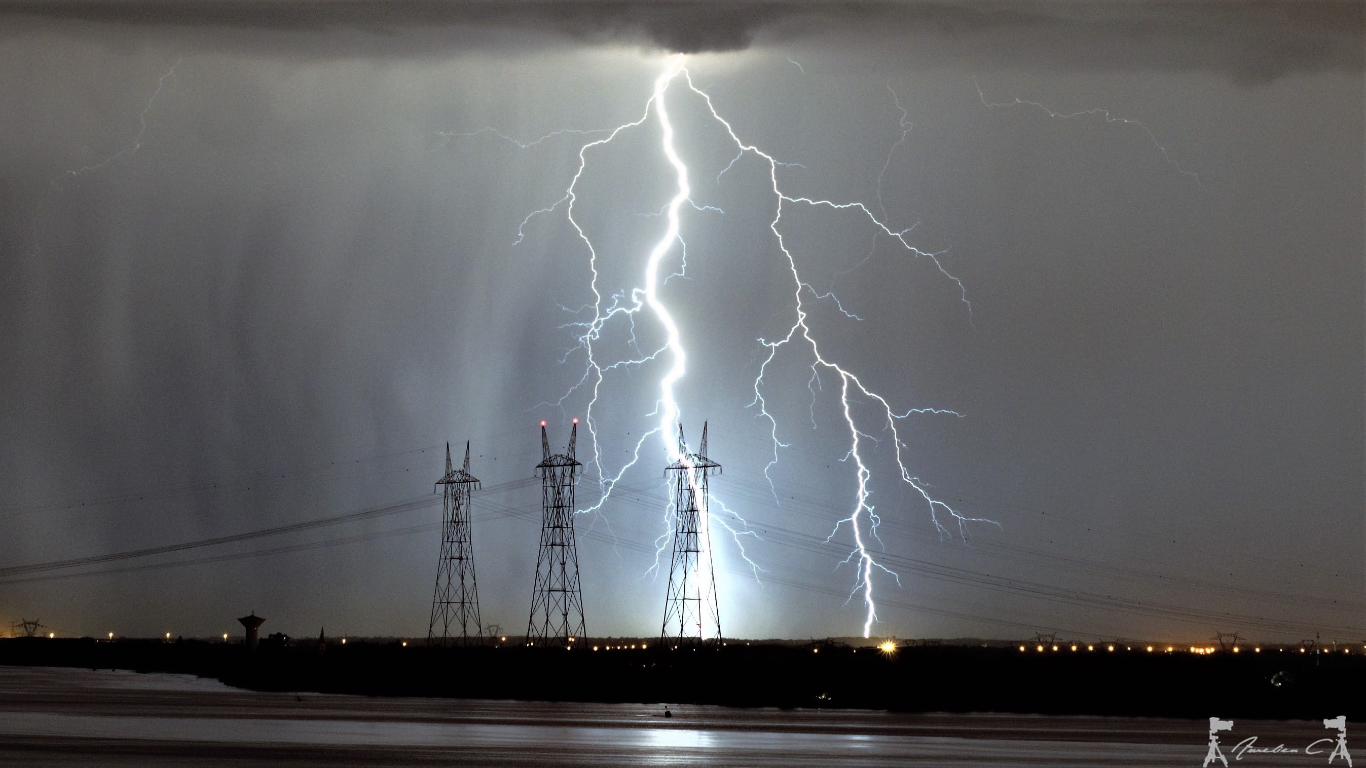 Orage sur l'estuaire de la gironde - 14/08/2017 00:15 -  Météo Nouvelle Aquitaine