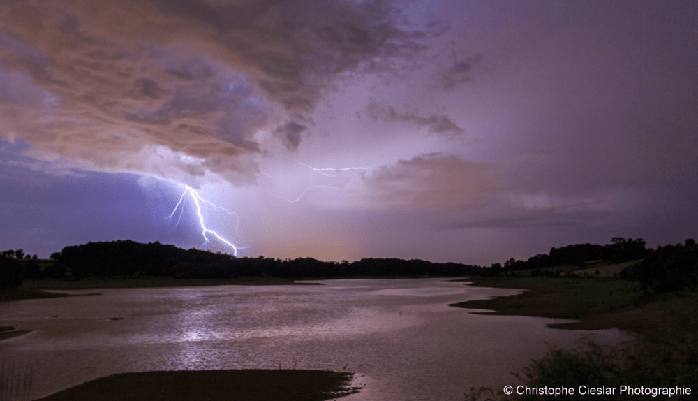 Orage en fin de soirée au lac du Gabas (64). - 16/08/2016 01:00 - Christophe CIESLAR