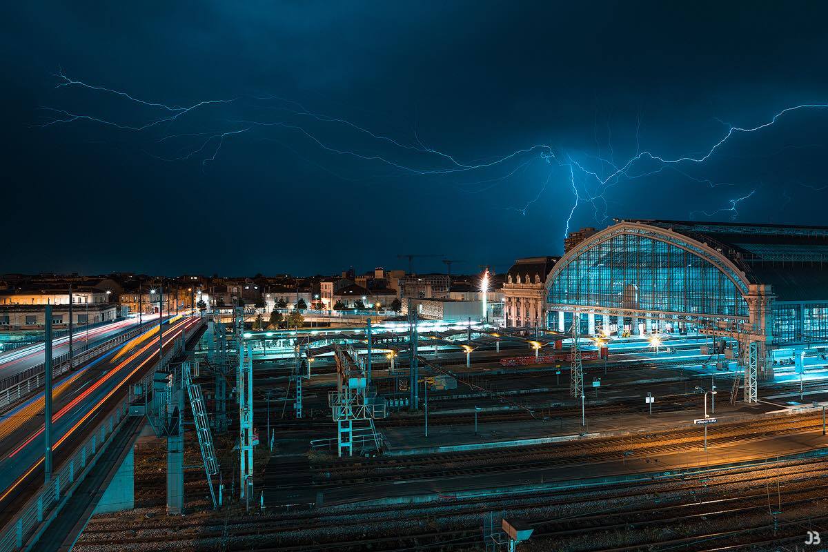 L'orage à Bordeaux vu de la gare Saint-Jean. - 18/07/2017 22:00 - Julien BLU
