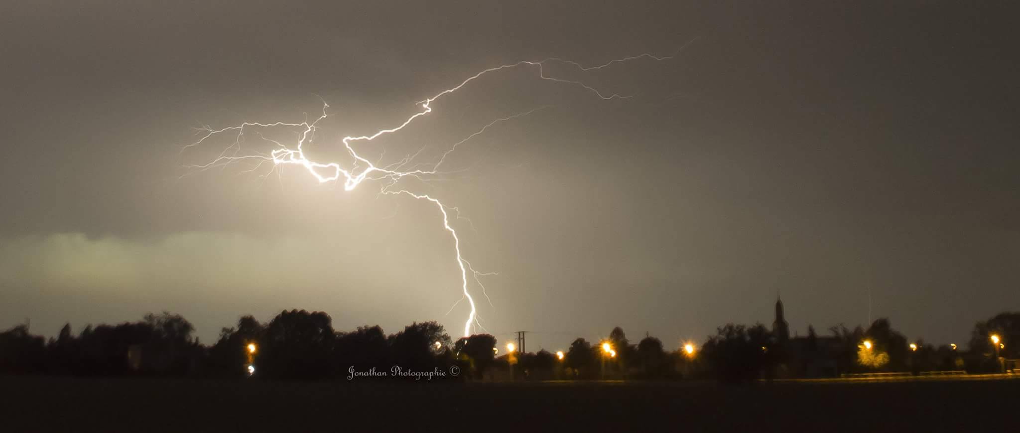 Orage près de Bordeaux en fin de soirée. - 18/07/2017 22:00 - Jonathan QUINTARD