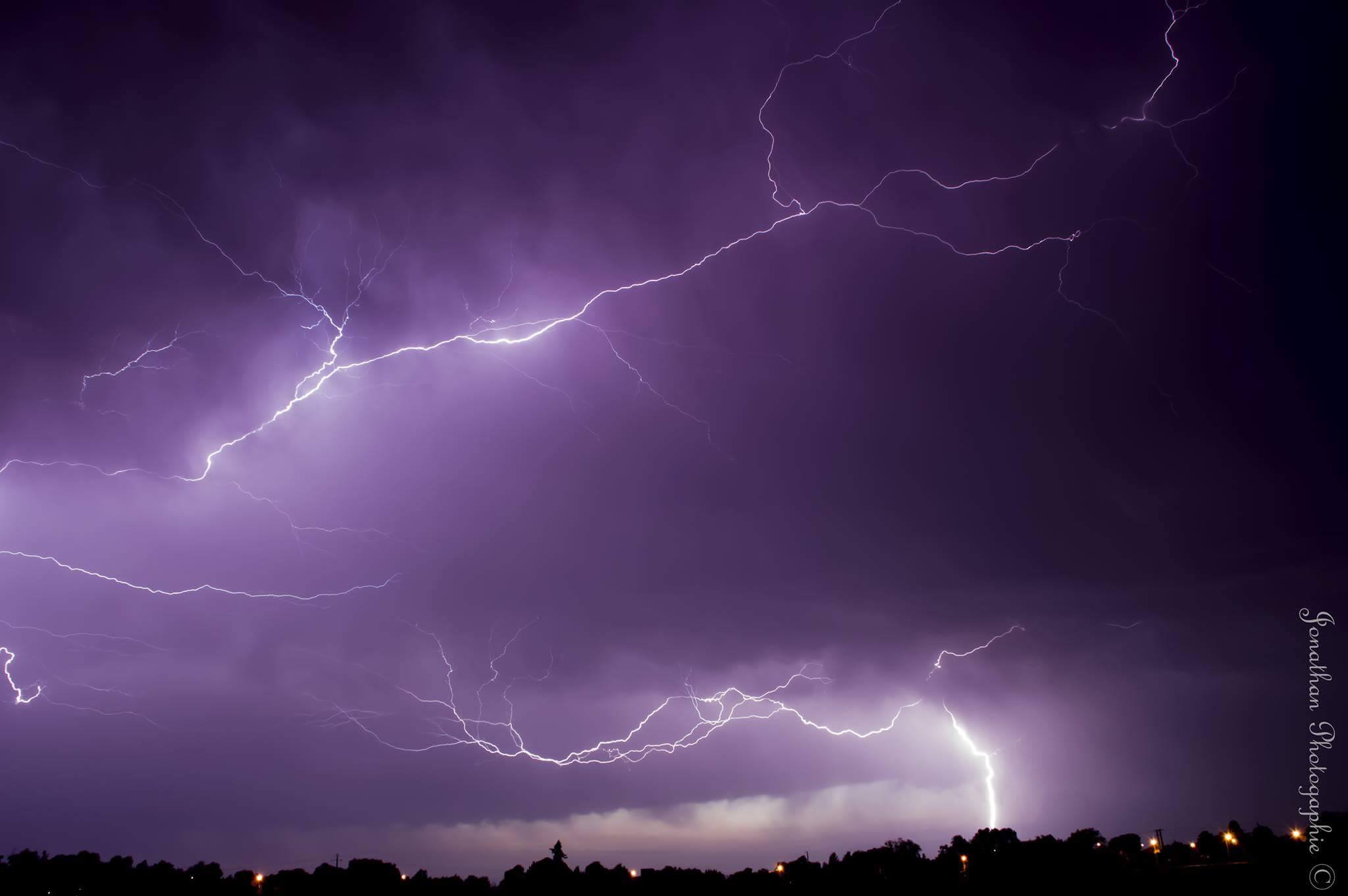 Orage près de Bordeaux en fin de soirée. - 18/07/2017 22:00 - Jonathan QUINTARD