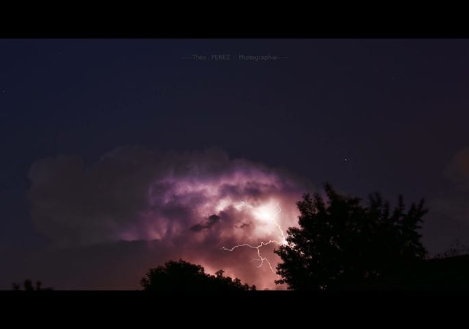 A Cestas, il était peu actif tandis que un autre orage plus actif se situait vers la bassin d'Arcachon... - 21/05/2018 23:00 - Theo Perez