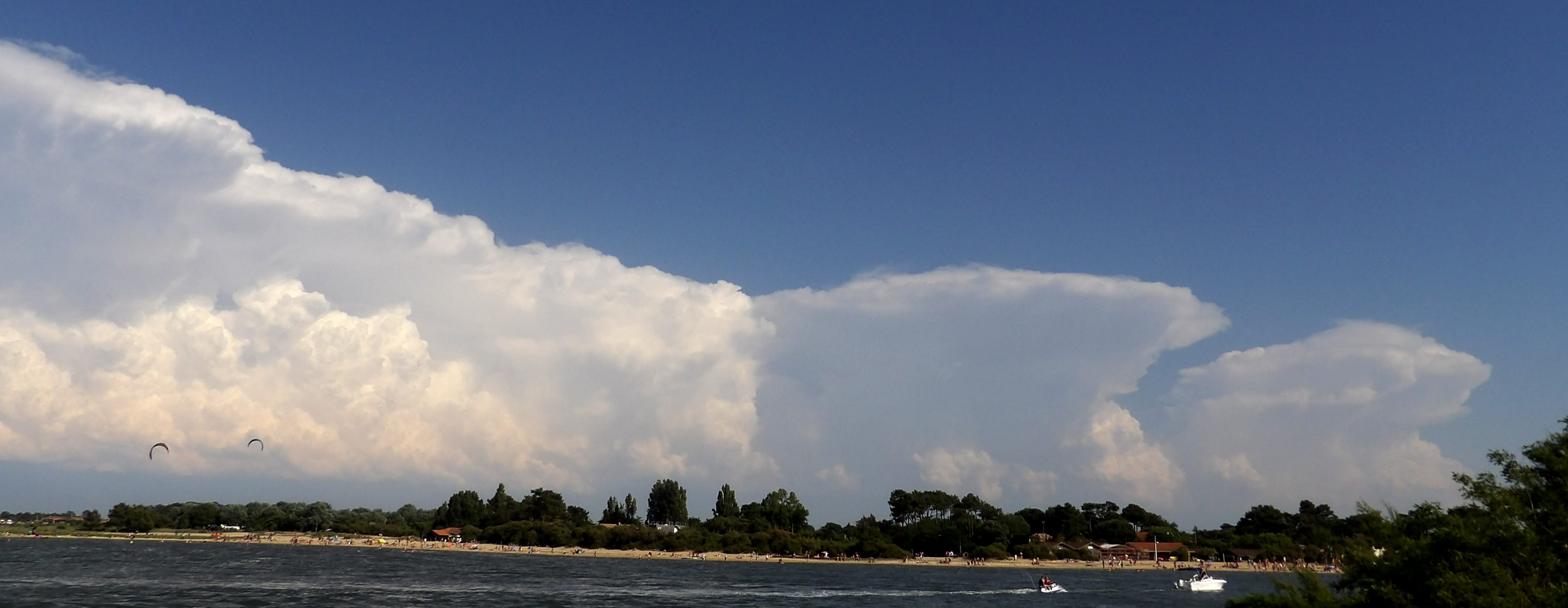 Série d'orages sur les Landes et la Gironde - 26/05/2017 18:13 - Mathieu TAILLADE