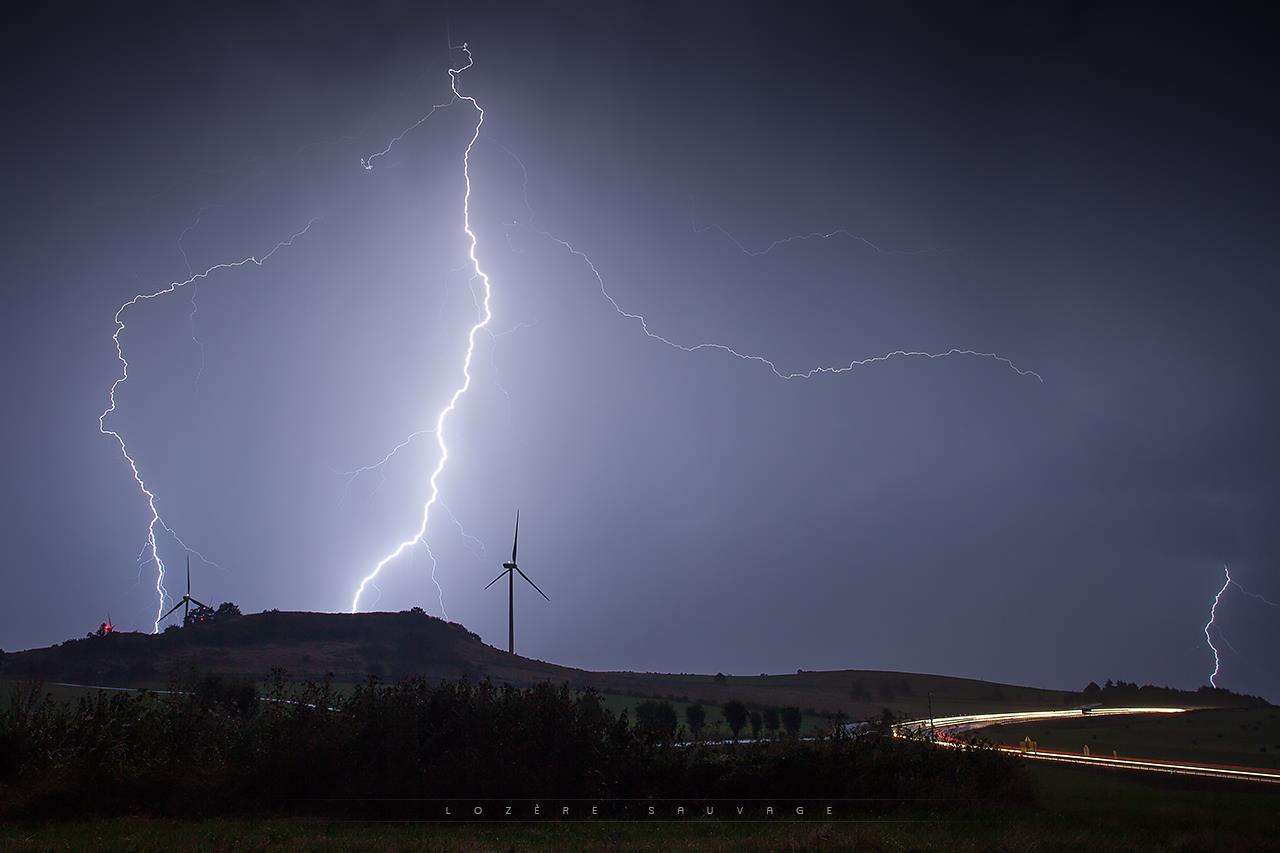 Coup de foudre proche de l'A75 au niveau du Col de la Fageolle - 31/07/2016 01:00 - Benoit Colomb